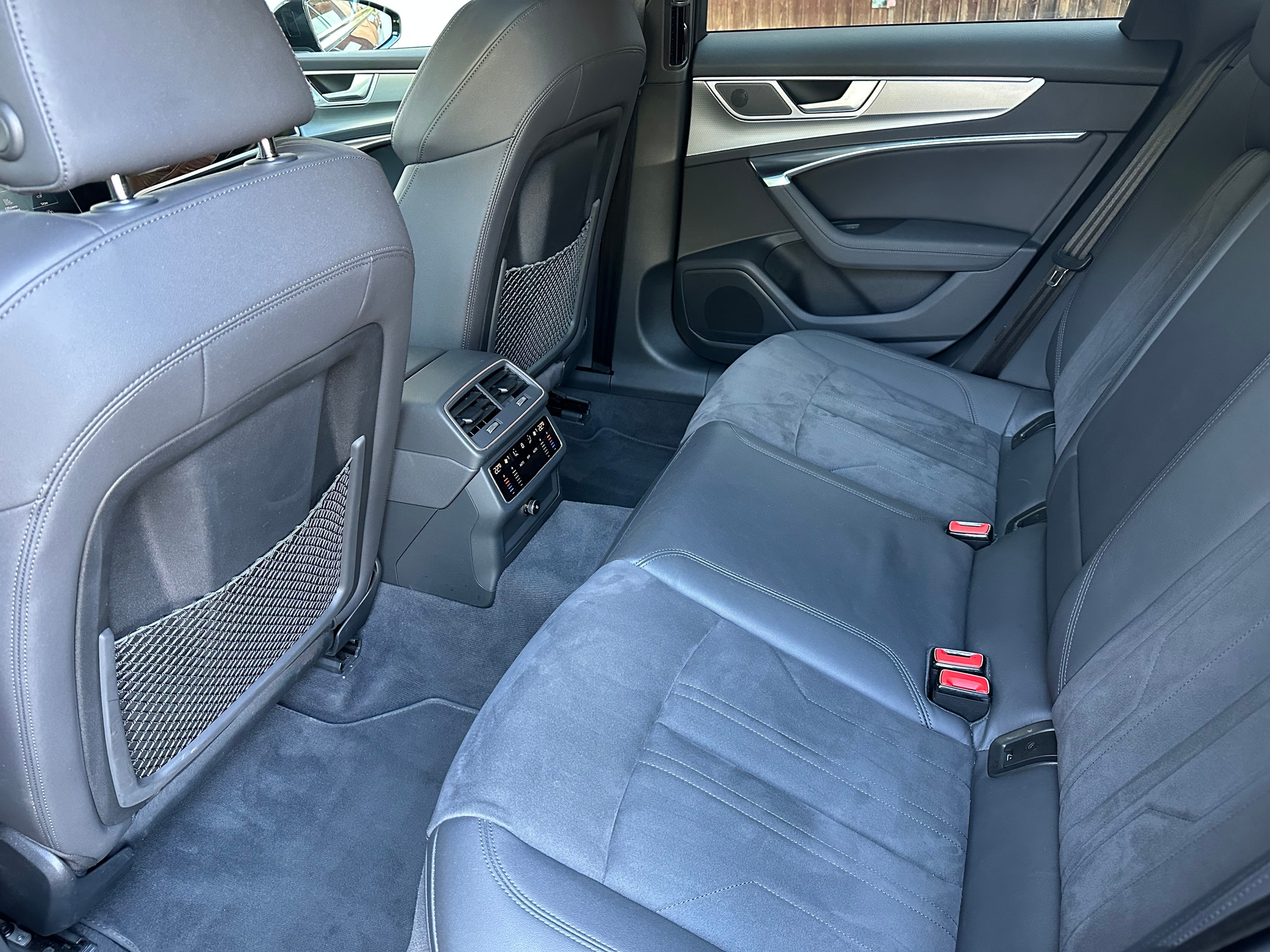 listing desktop thumbnail image 4