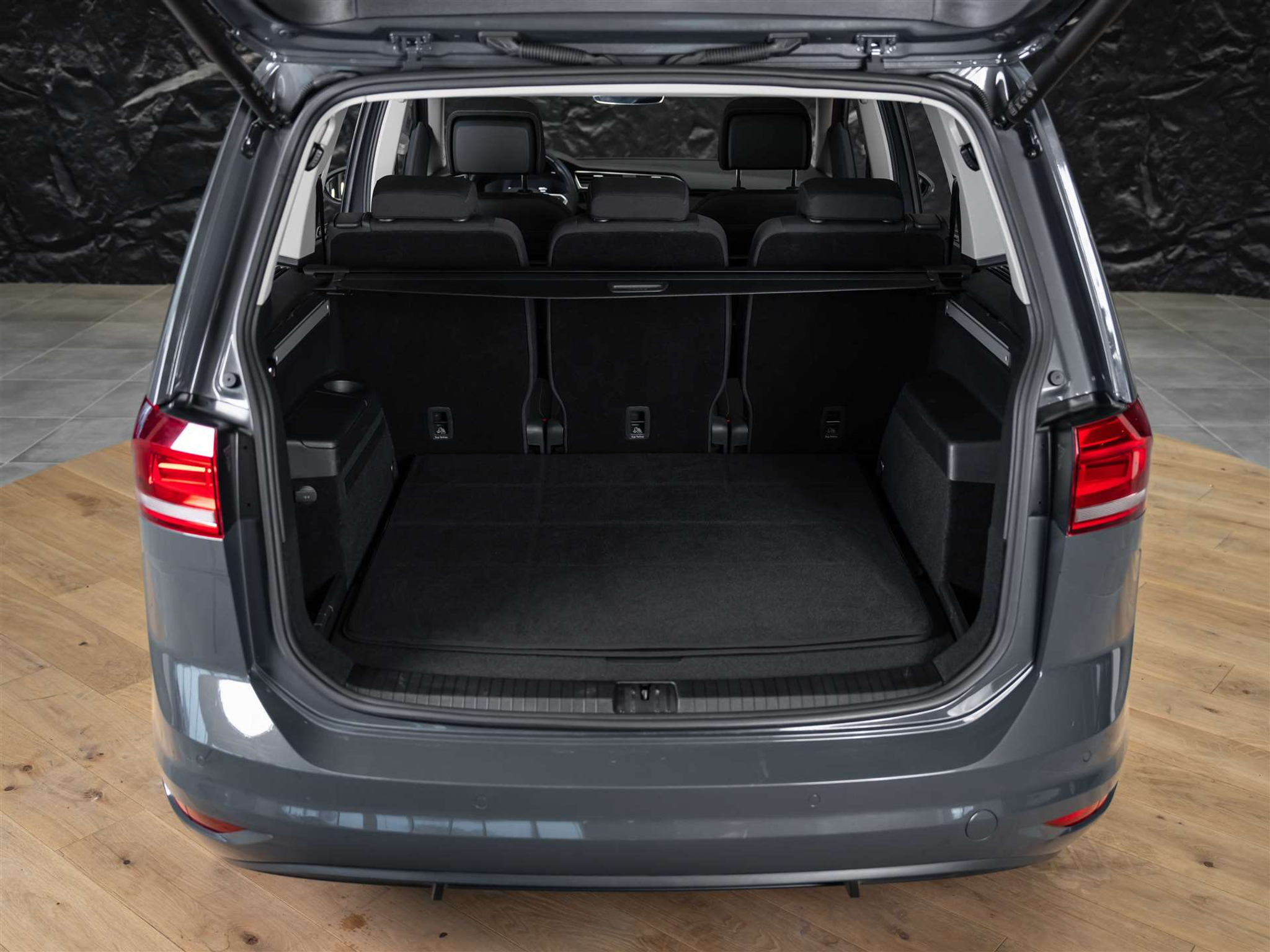 listing desktop thumbnail image 44