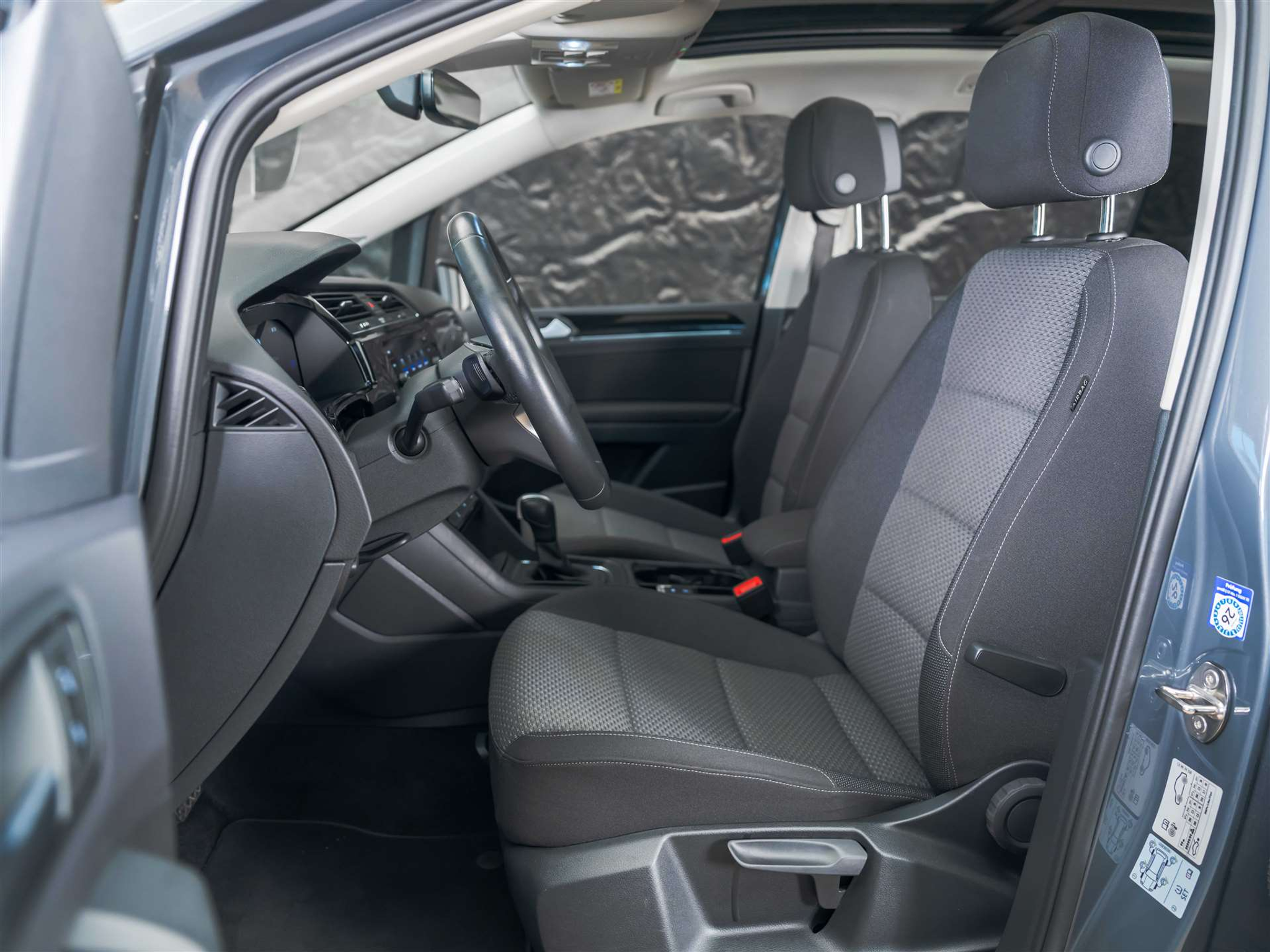 listing desktop thumbnail image 8