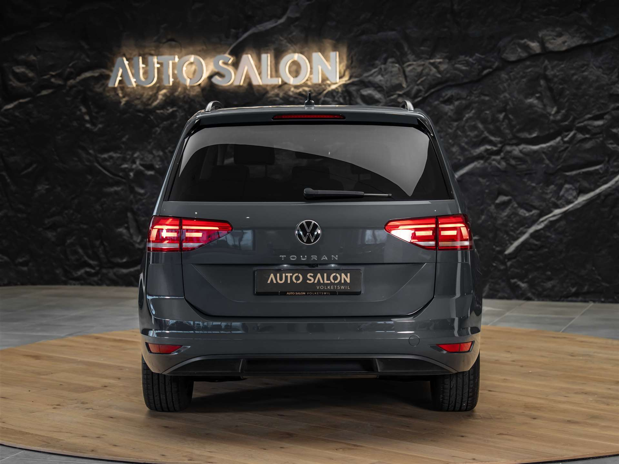 listing desktop thumbnail image 3