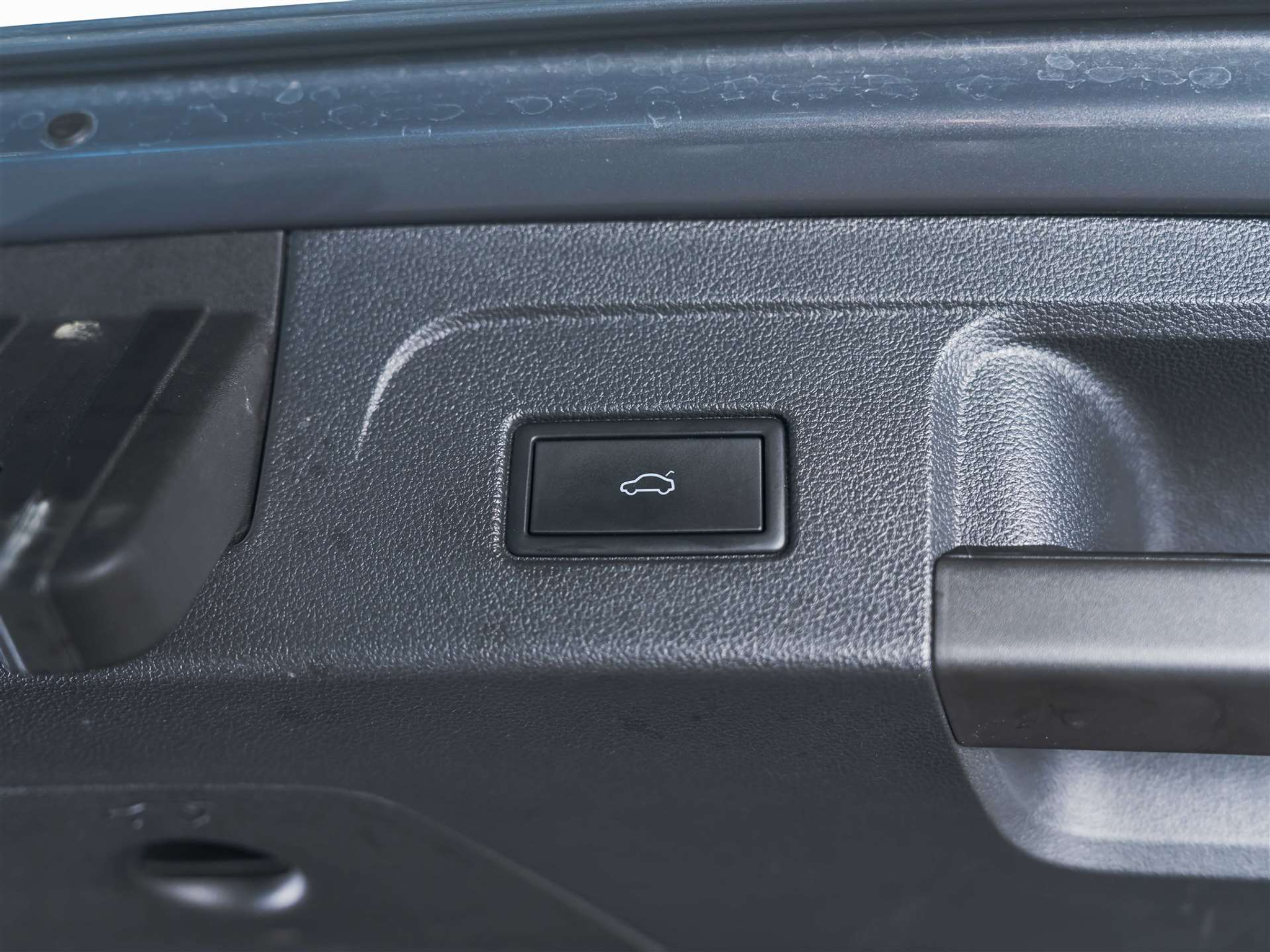 listing desktop thumbnail image 42