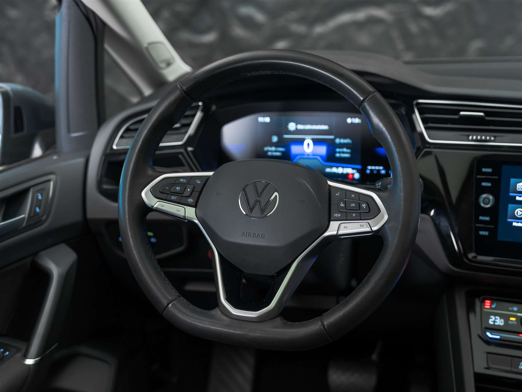 listing desktop thumbnail image 23