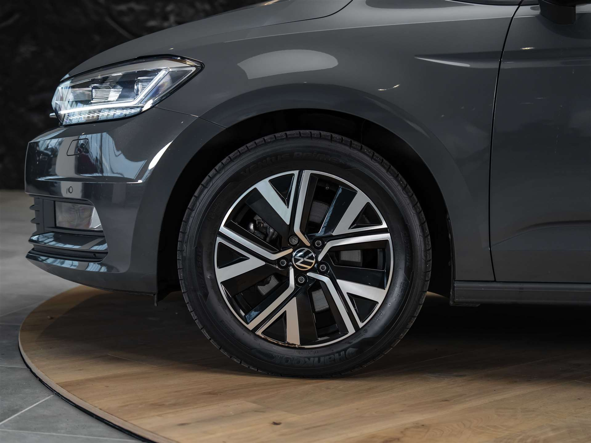 listing desktop thumbnail image 18