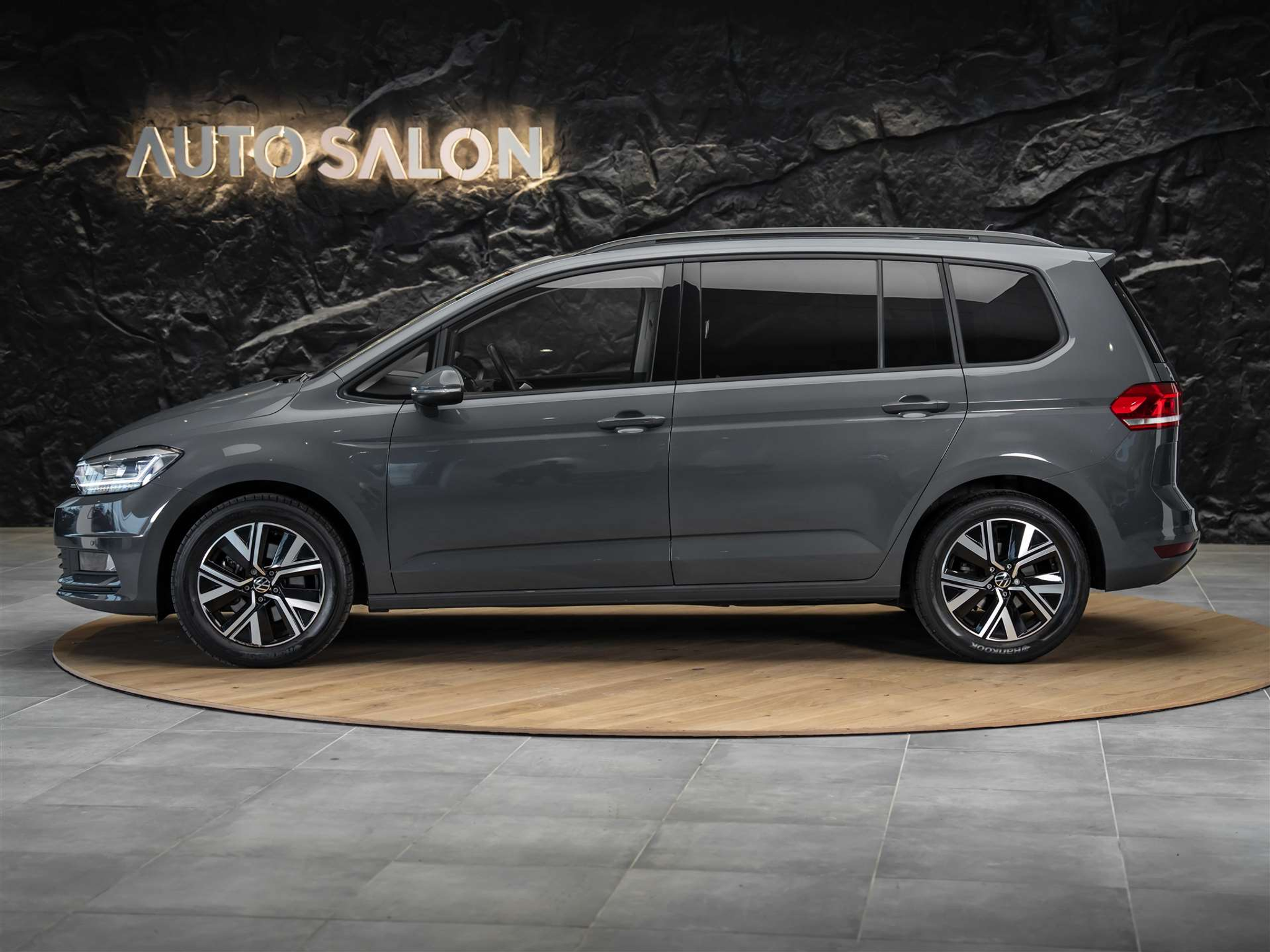 listing desktop thumbnail image 1