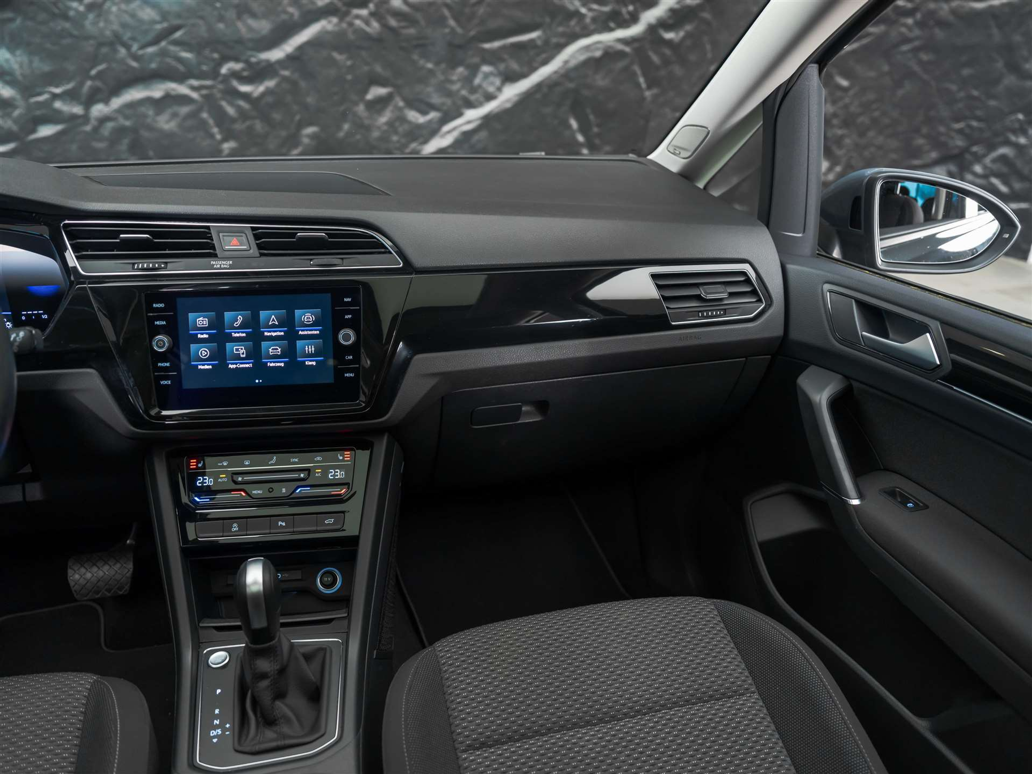 listing desktop thumbnail image 24