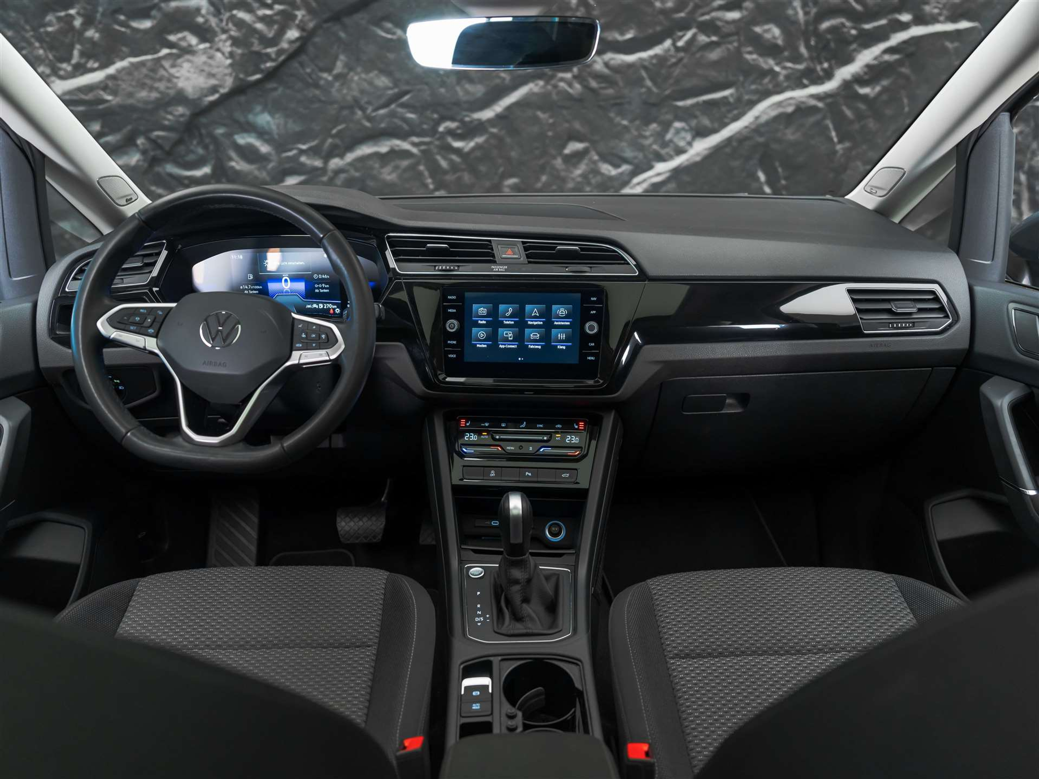 listing desktop thumbnail image 15