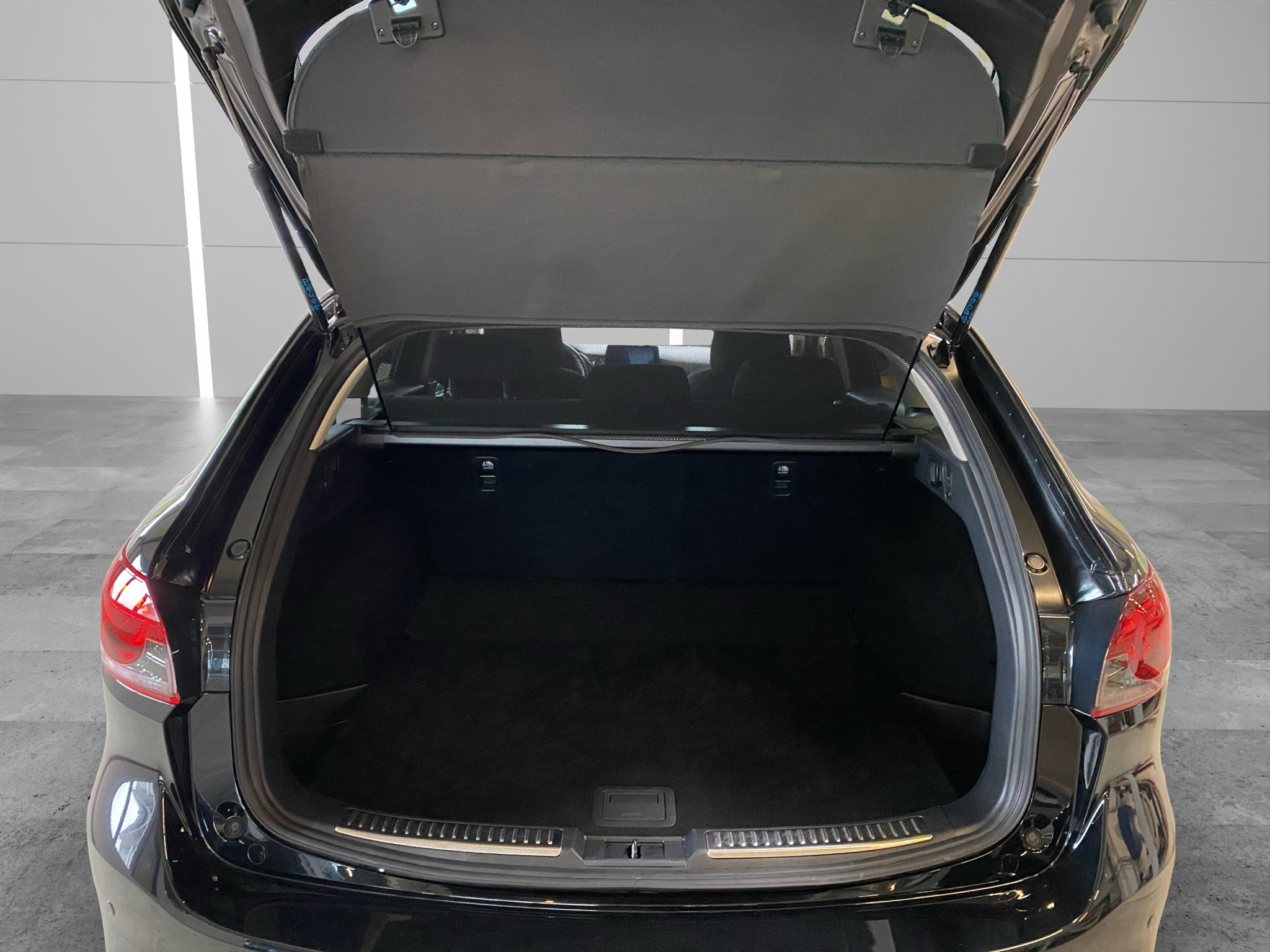 listing desktop thumbnail image 6