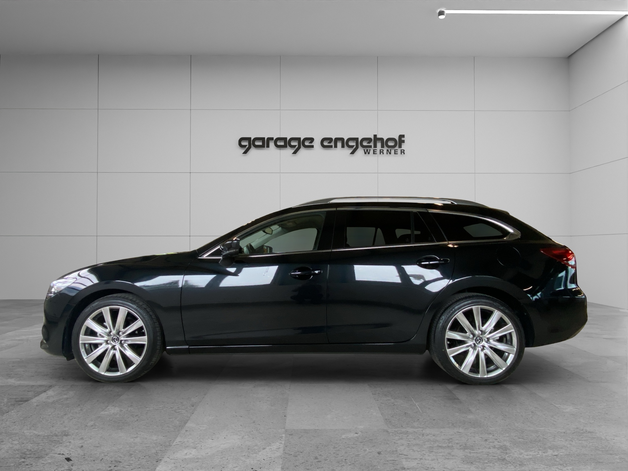 listing desktop thumbnail image 2