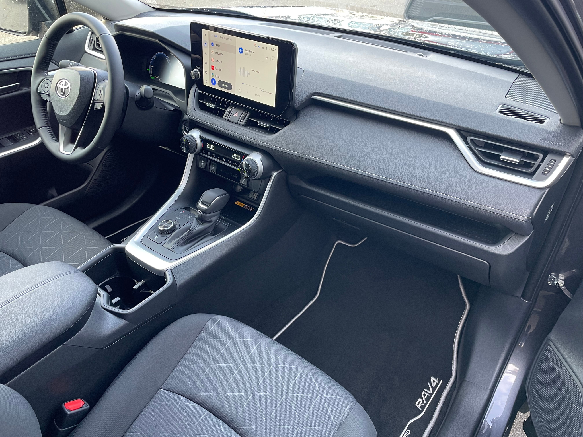 listing desktop thumbnail image 12