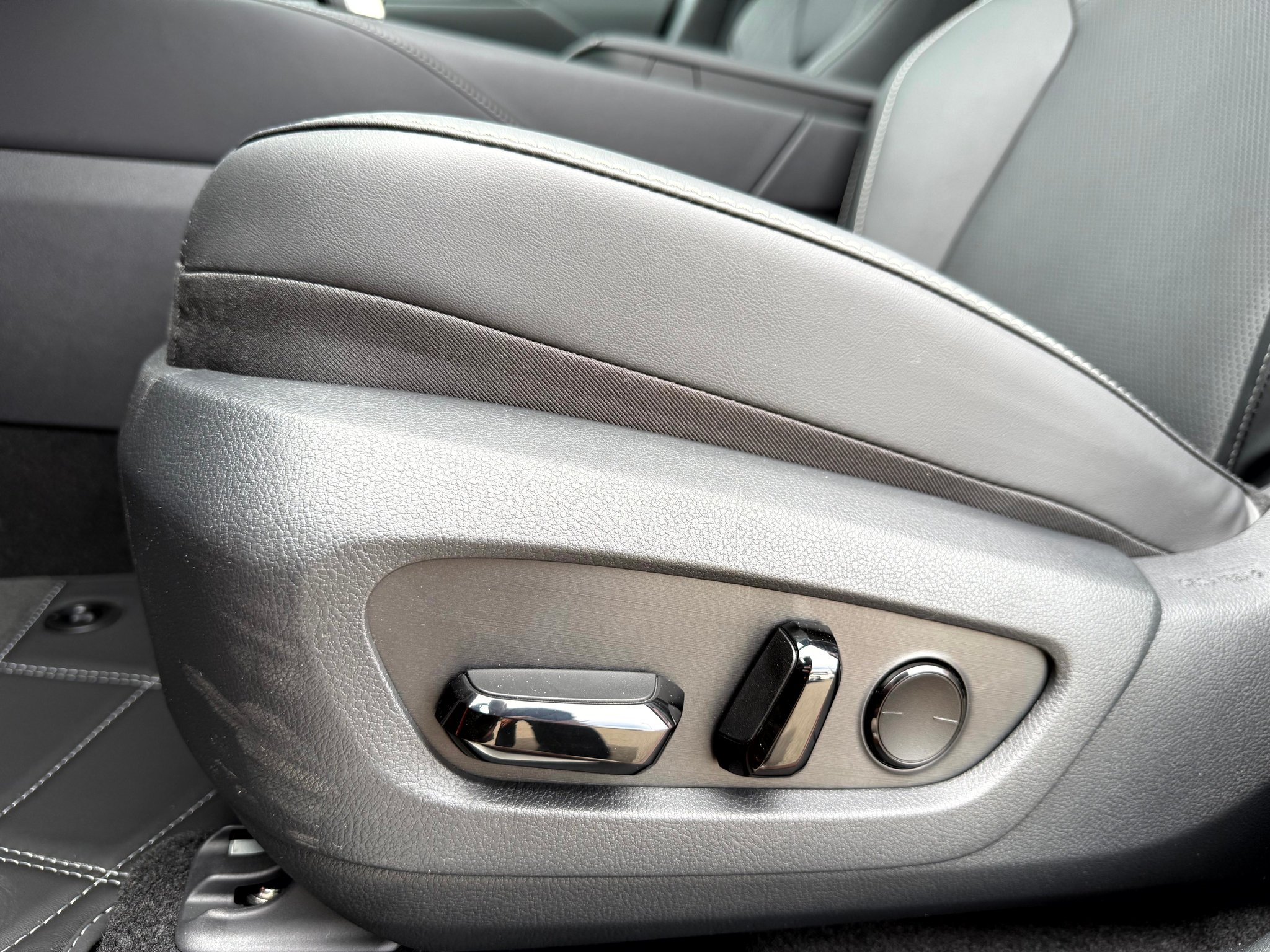 listing desktop thumbnail image 16