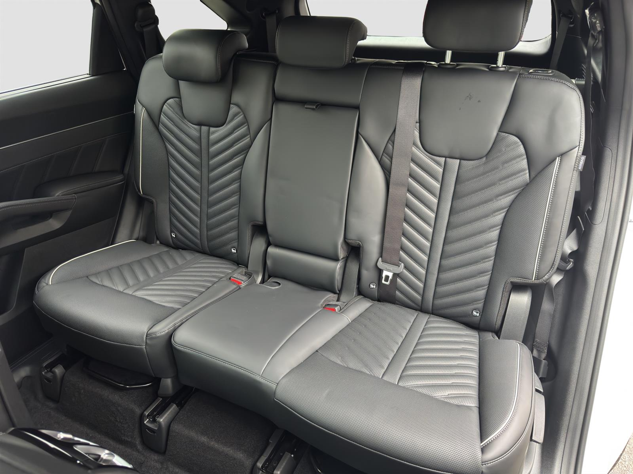 listing desktop thumbnail image 5