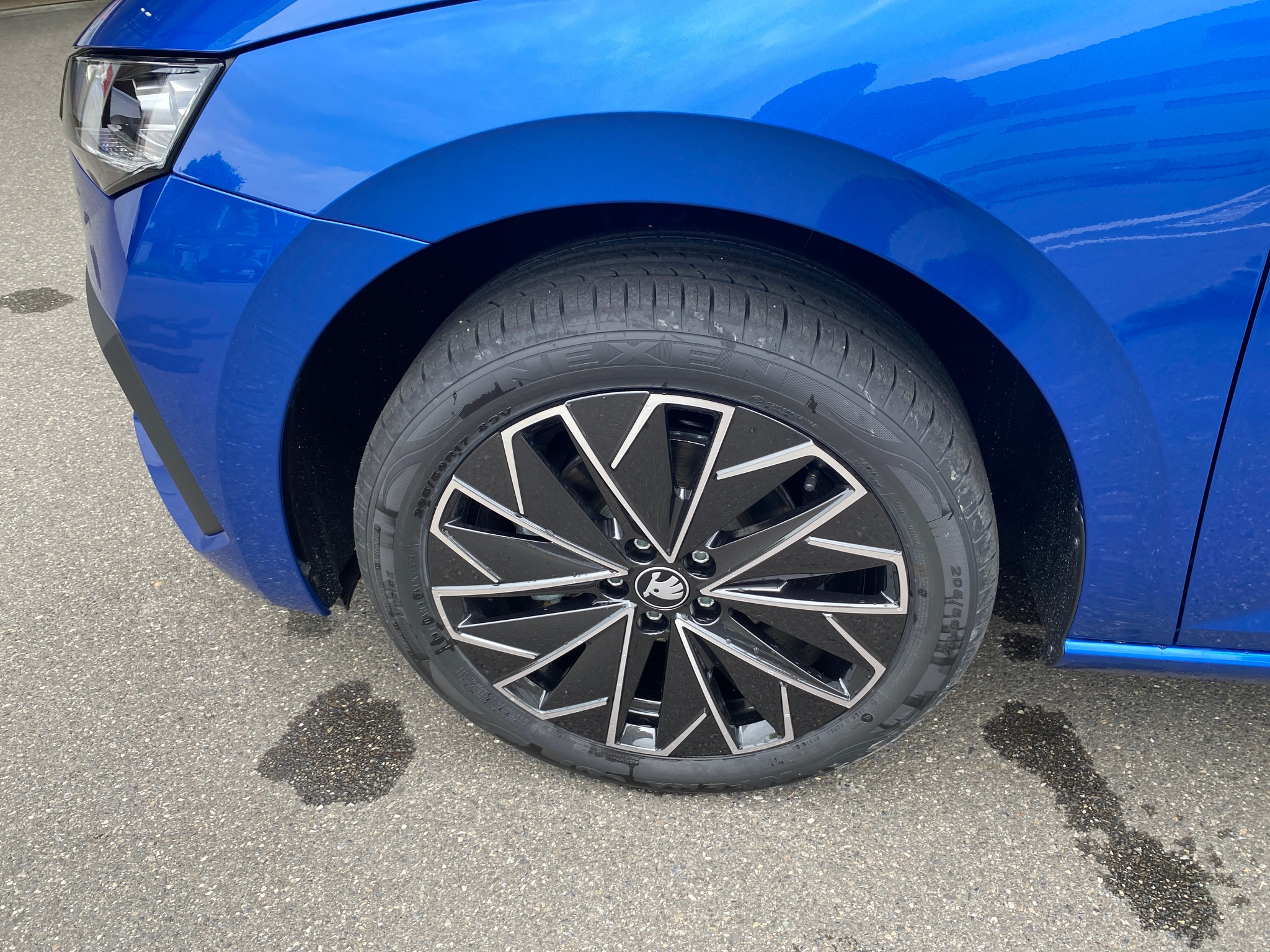 listing desktop thumbnail image 16