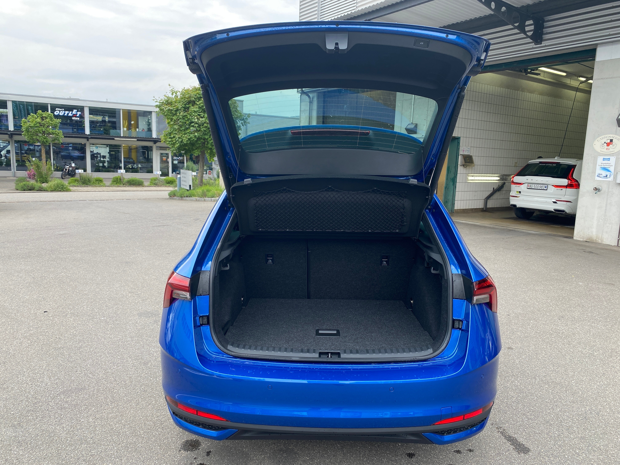 listing desktop thumbnail image 15