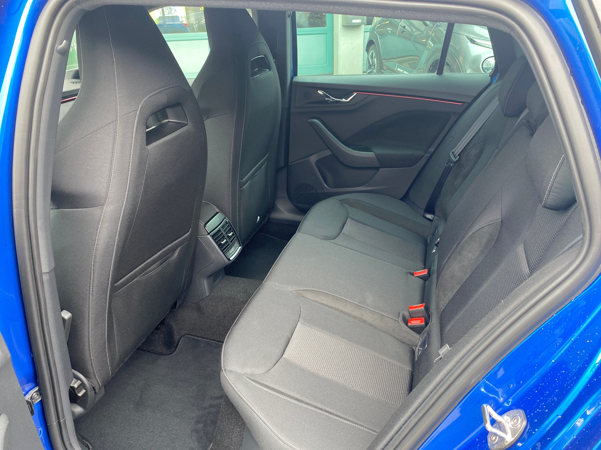 listing desktop thumbnail image 14