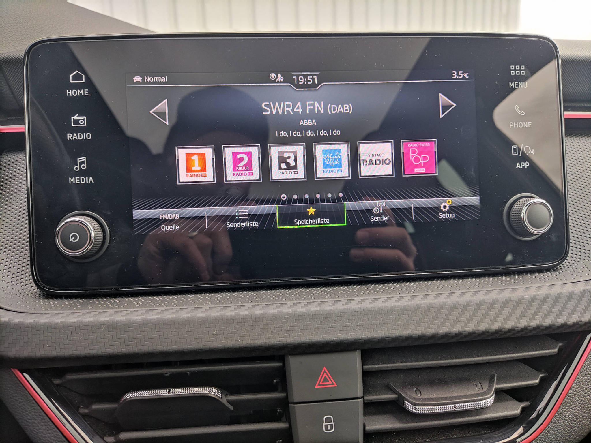 listing desktop thumbnail image 11