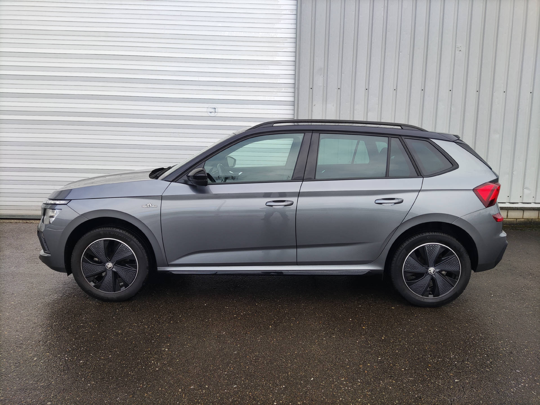 listing desktop thumbnail image 3