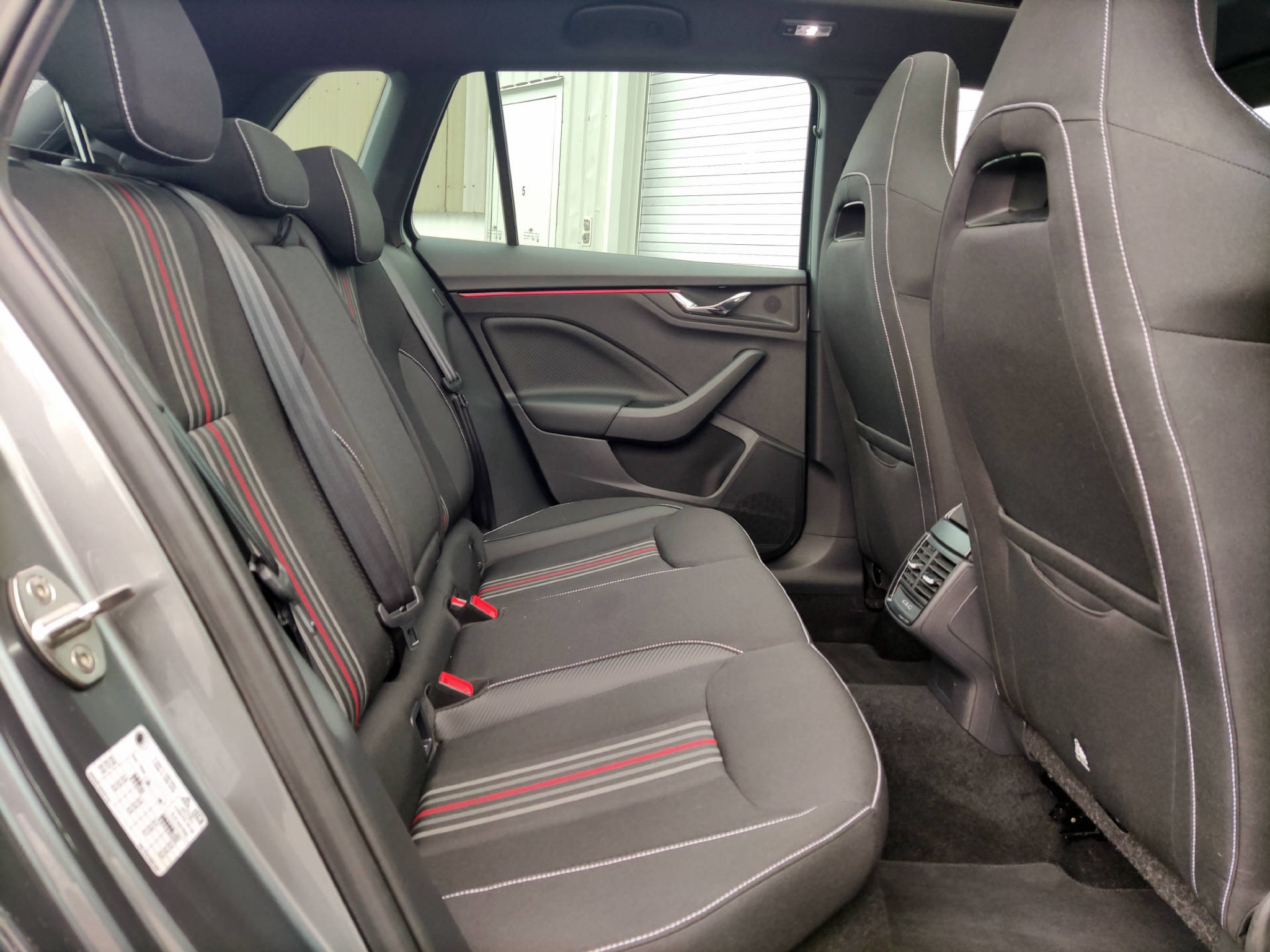 listing desktop thumbnail image 10