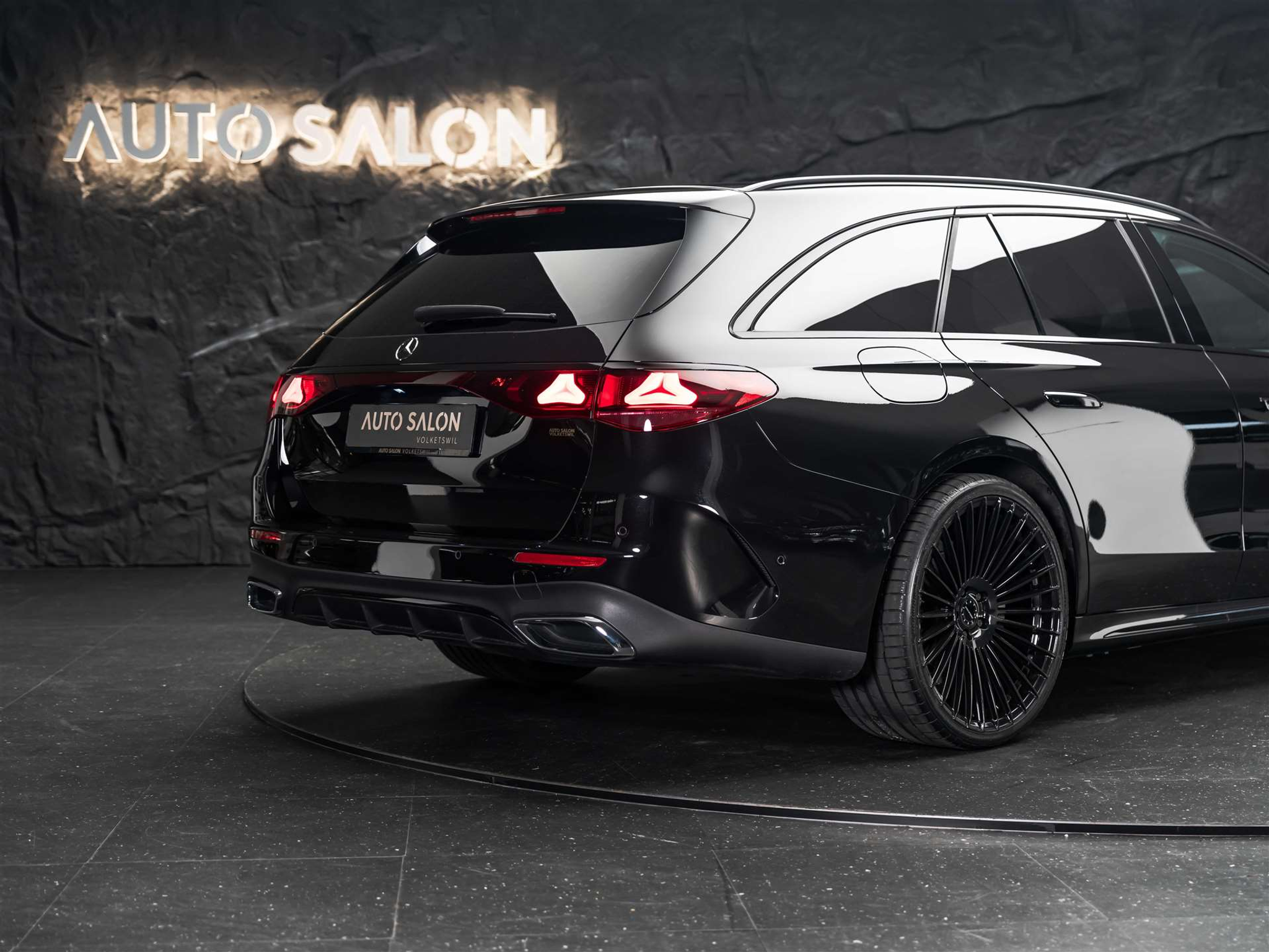 listing desktop thumbnail image 19