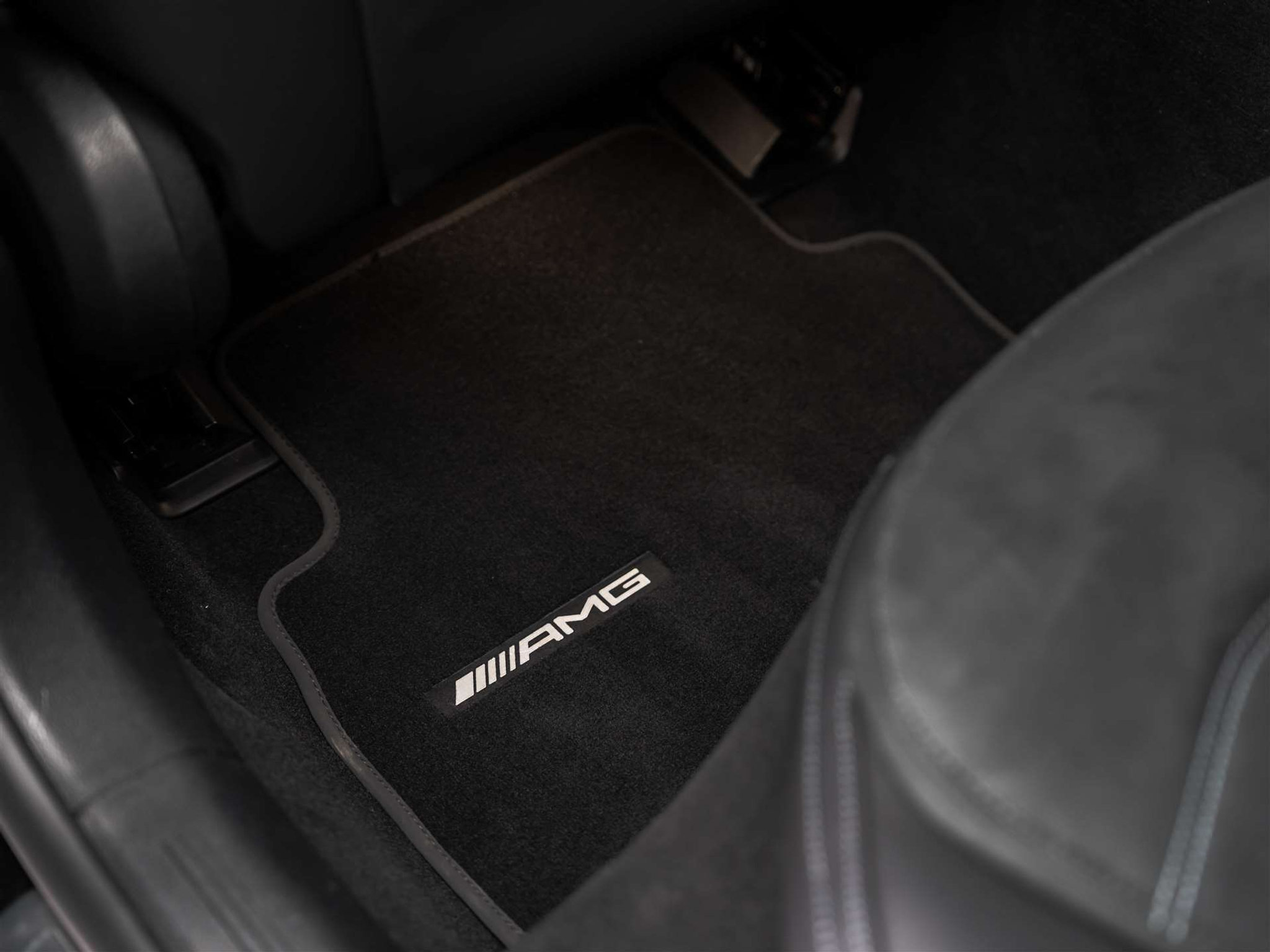 listing desktop thumbnail image 30