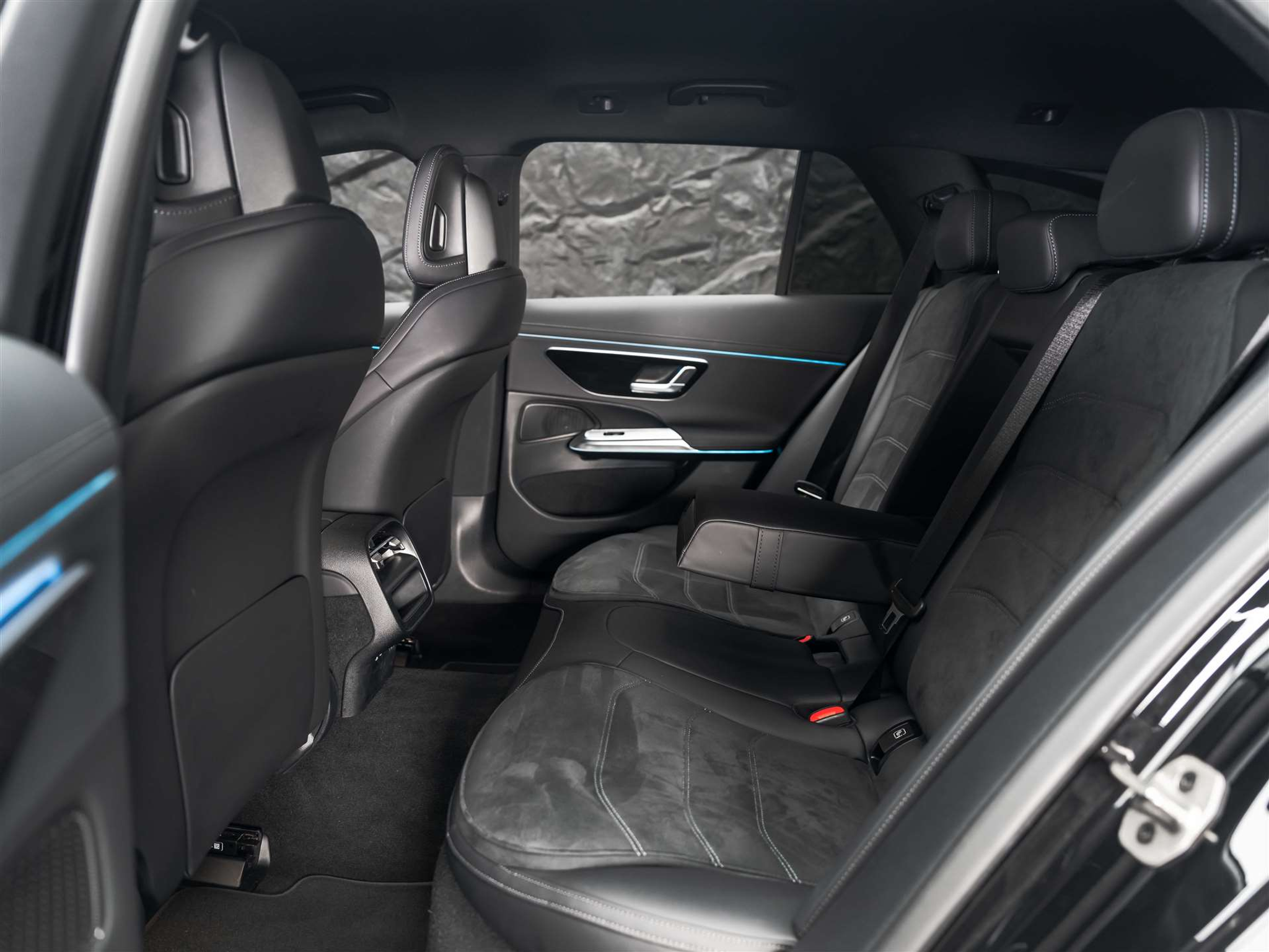 listing desktop thumbnail image 11