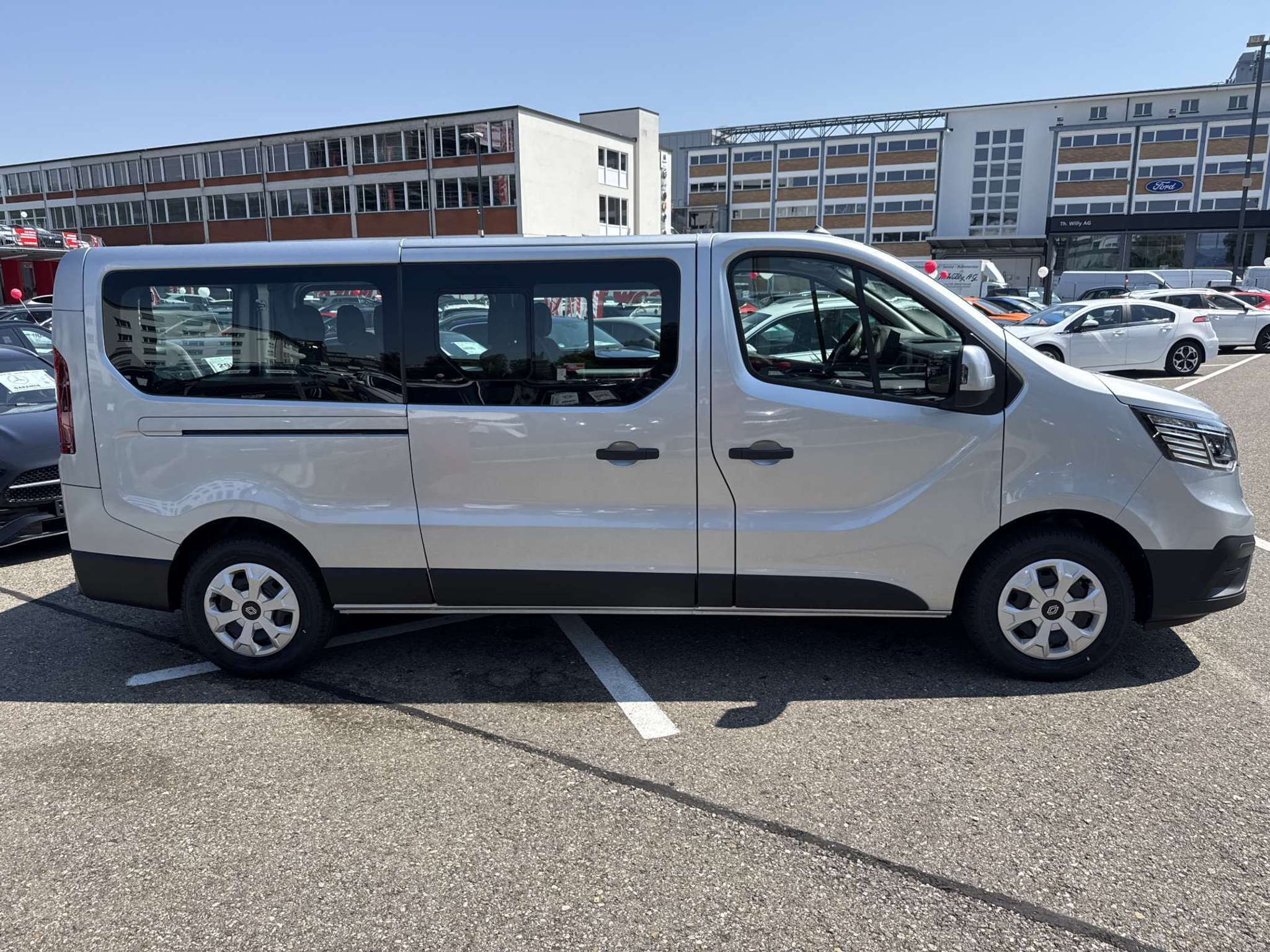 listing desktop thumbnail image 10