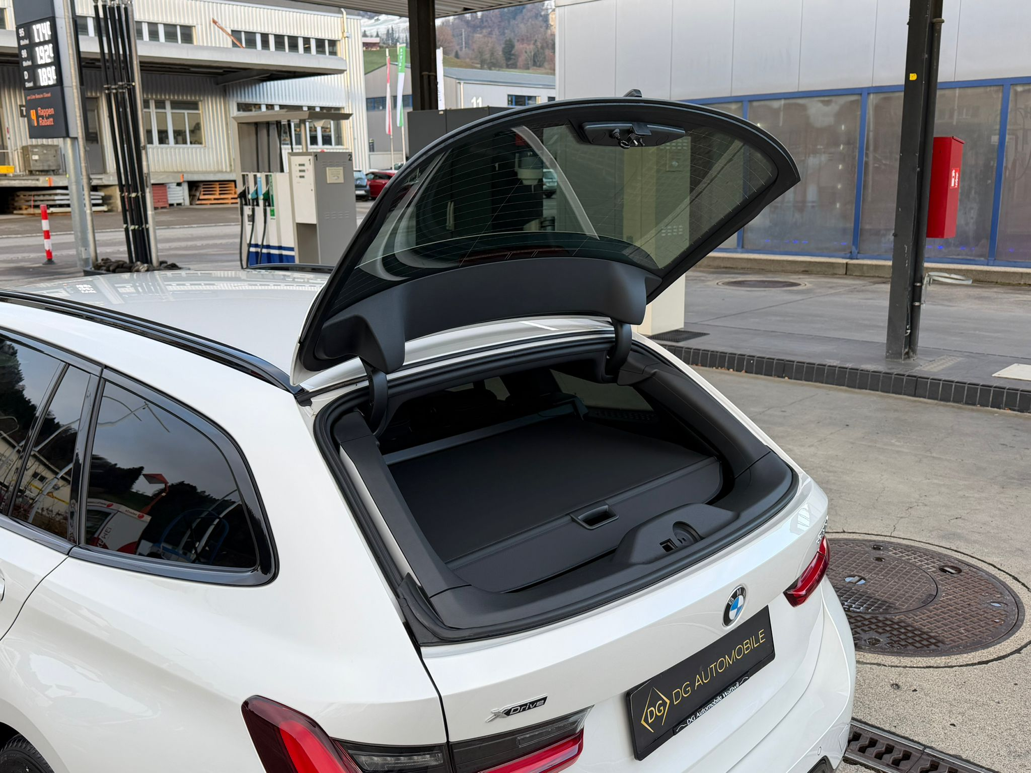 listing desktop thumbnail image 10