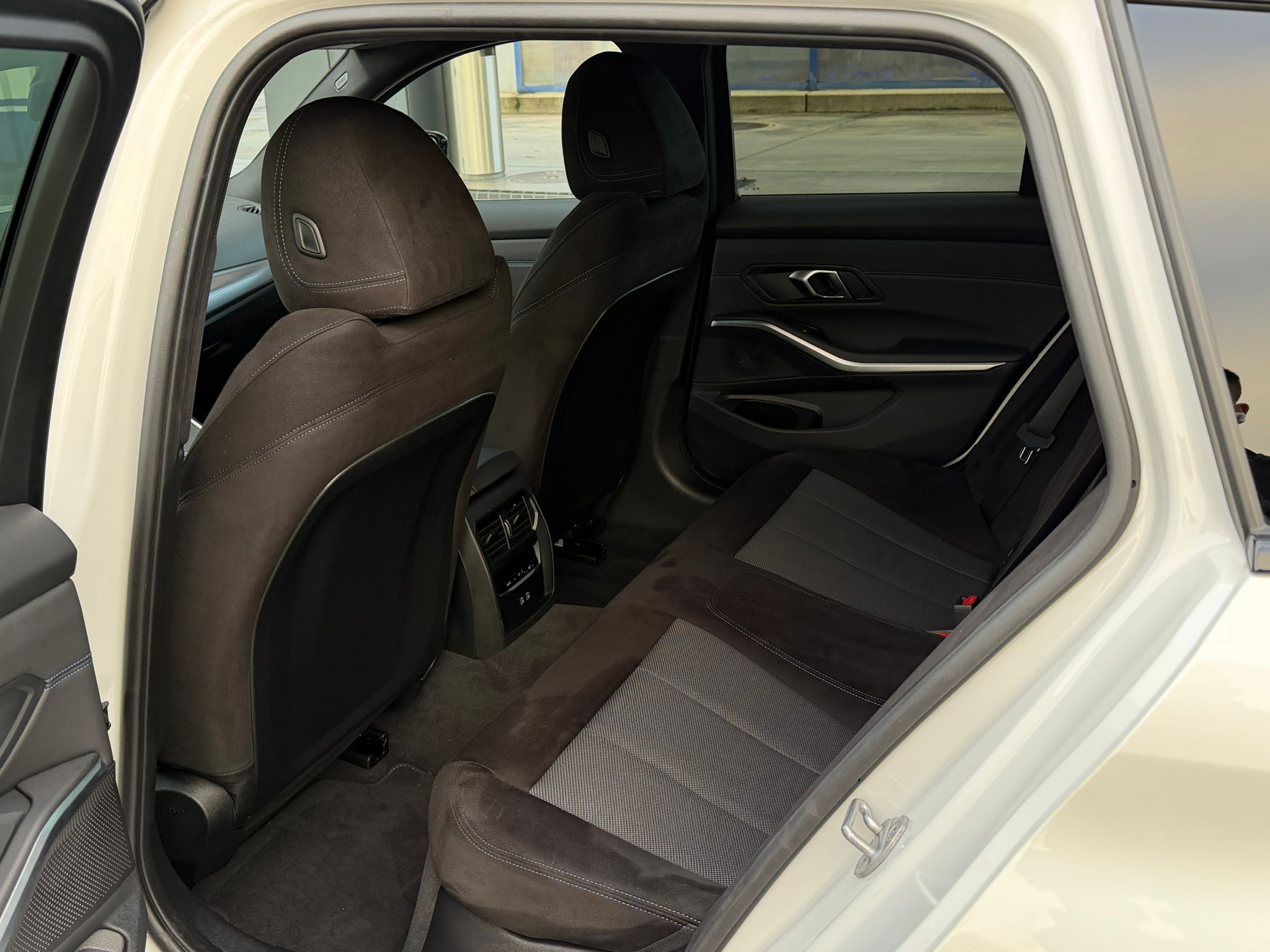 listing desktop thumbnail image 14