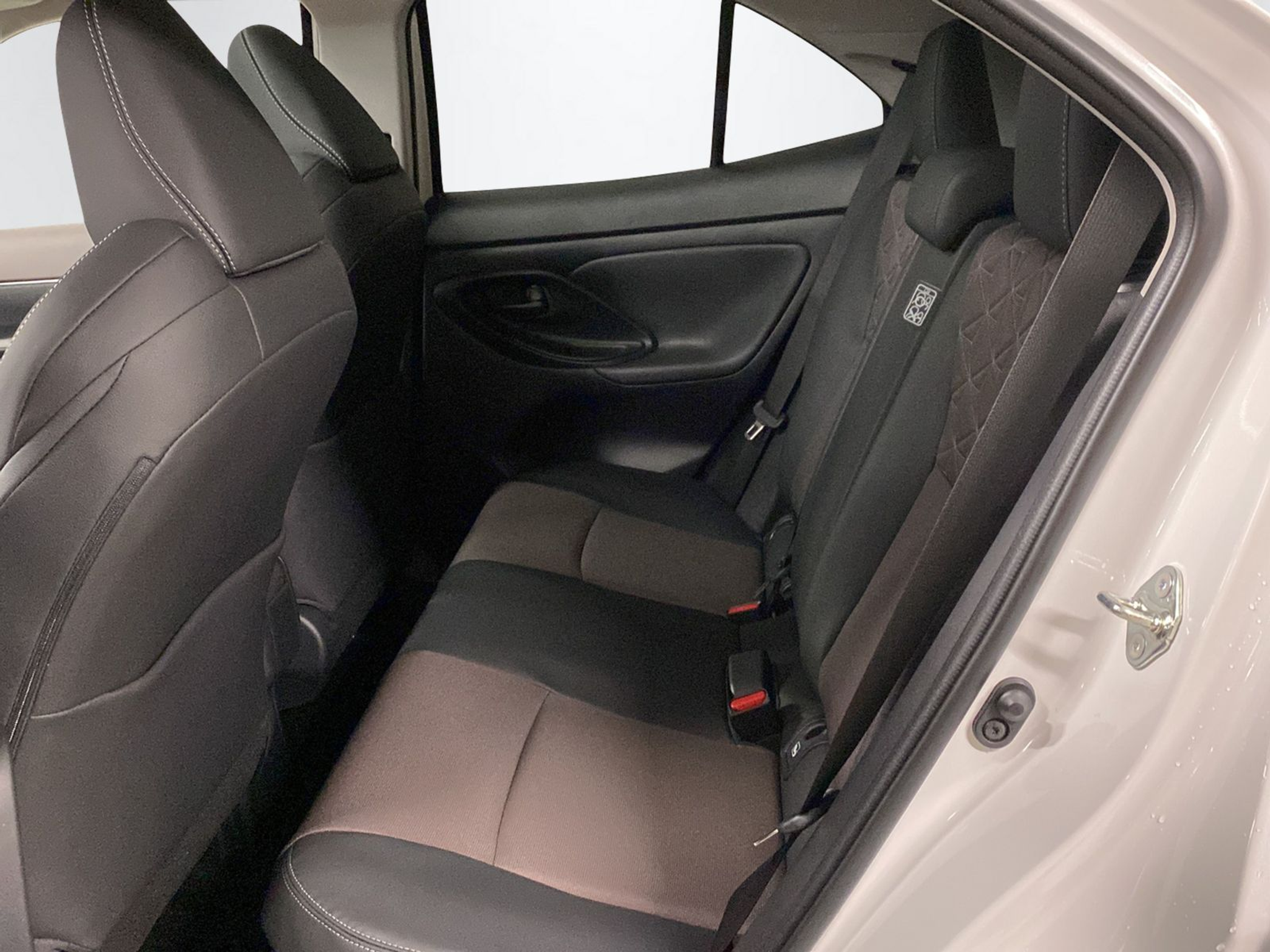 listing desktop thumbnail image 10