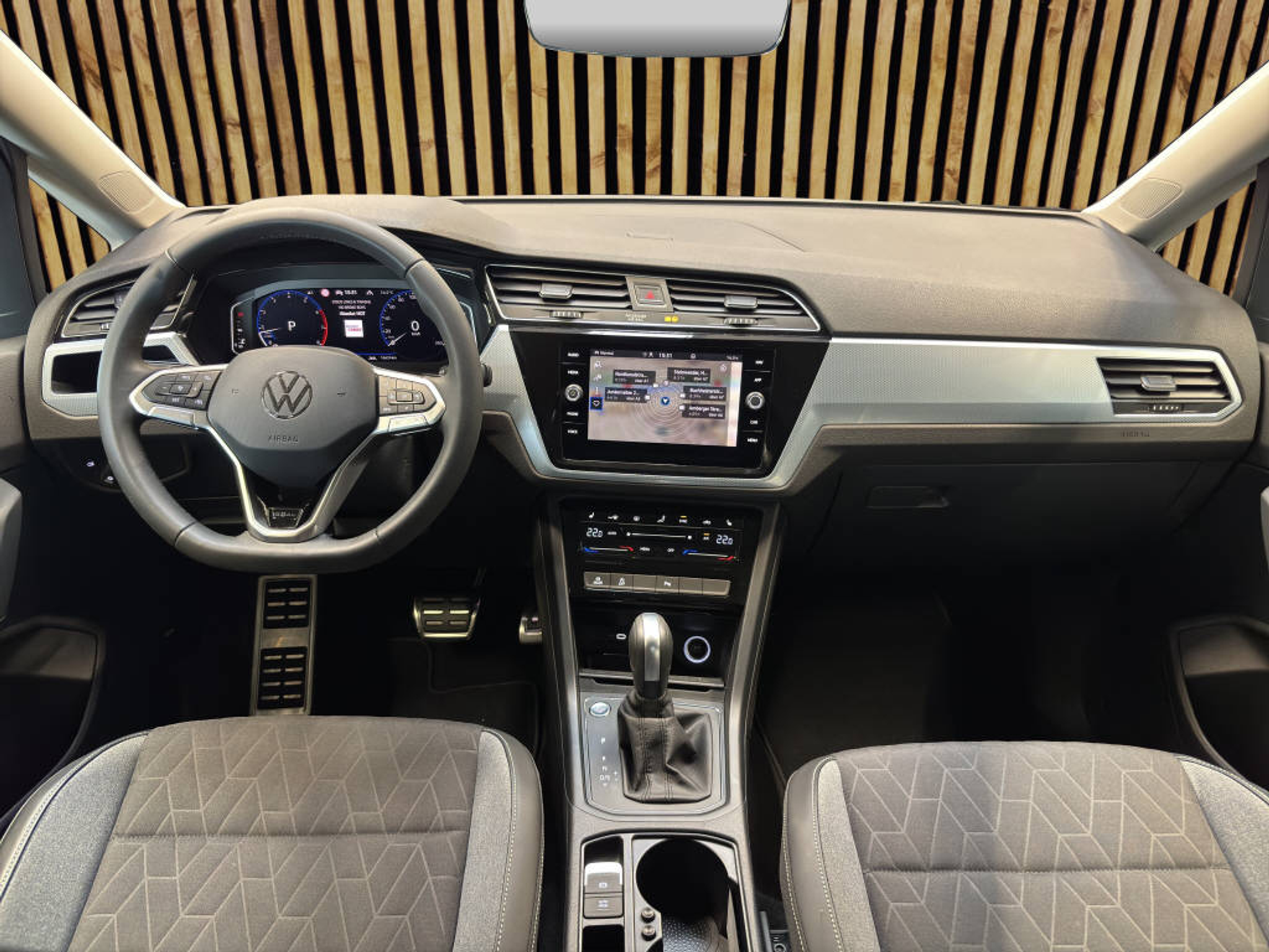 listing desktop thumbnail image 7