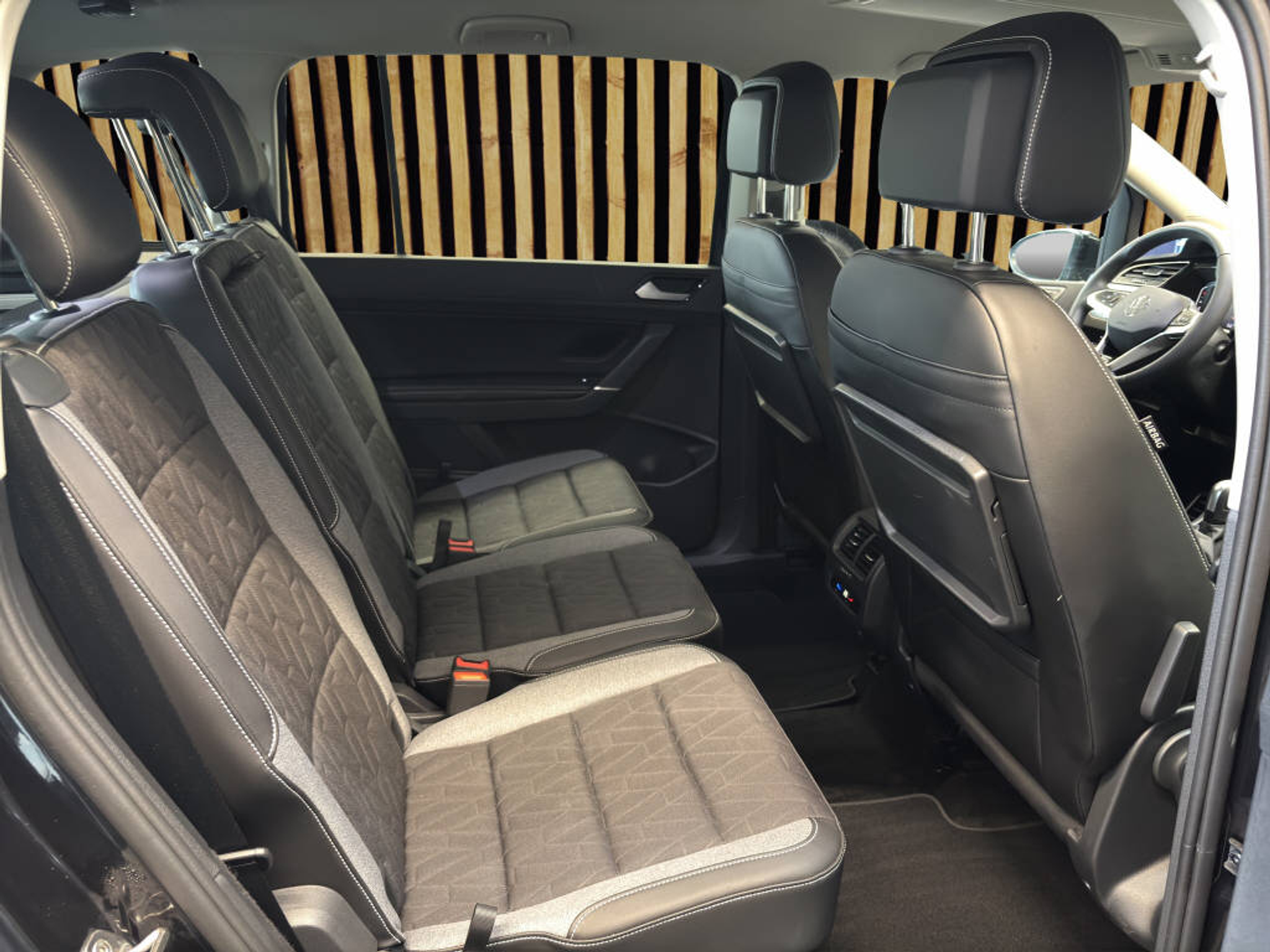 listing desktop thumbnail image 5