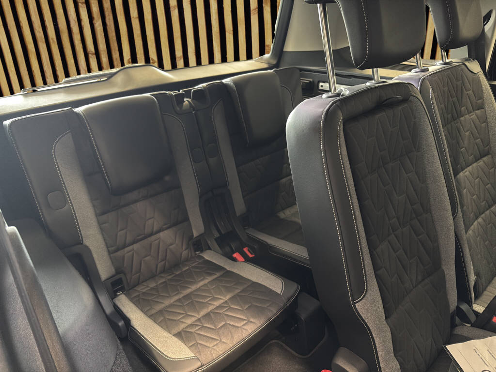 listing desktop thumbnail image 6