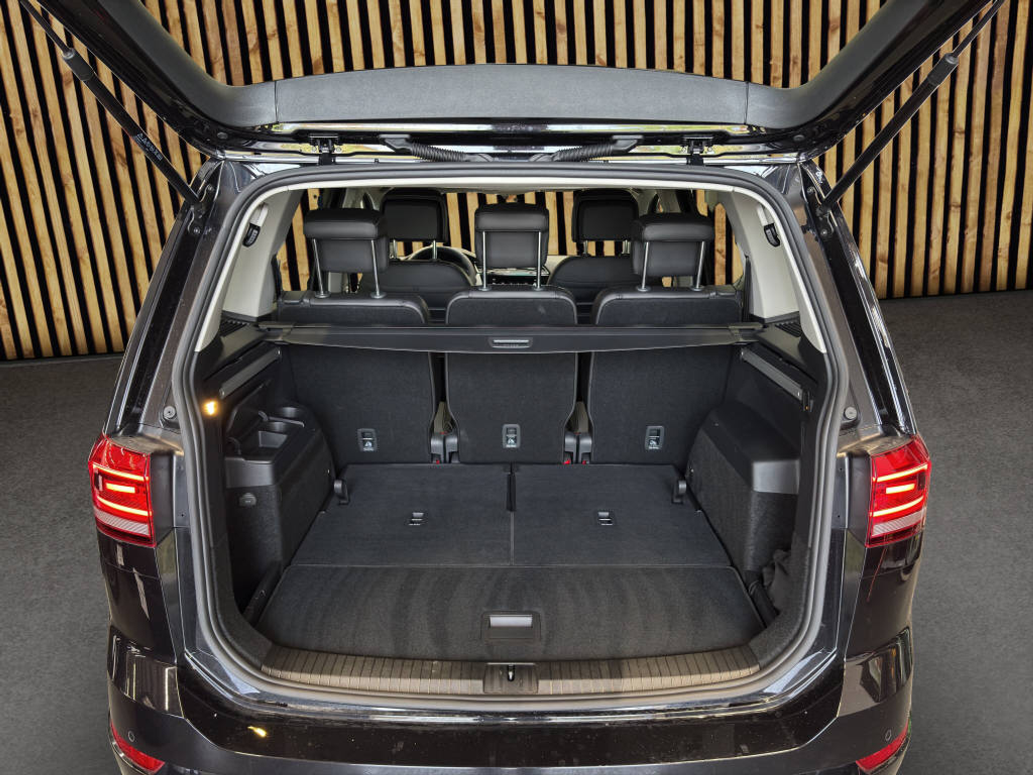 listing desktop thumbnail image 14