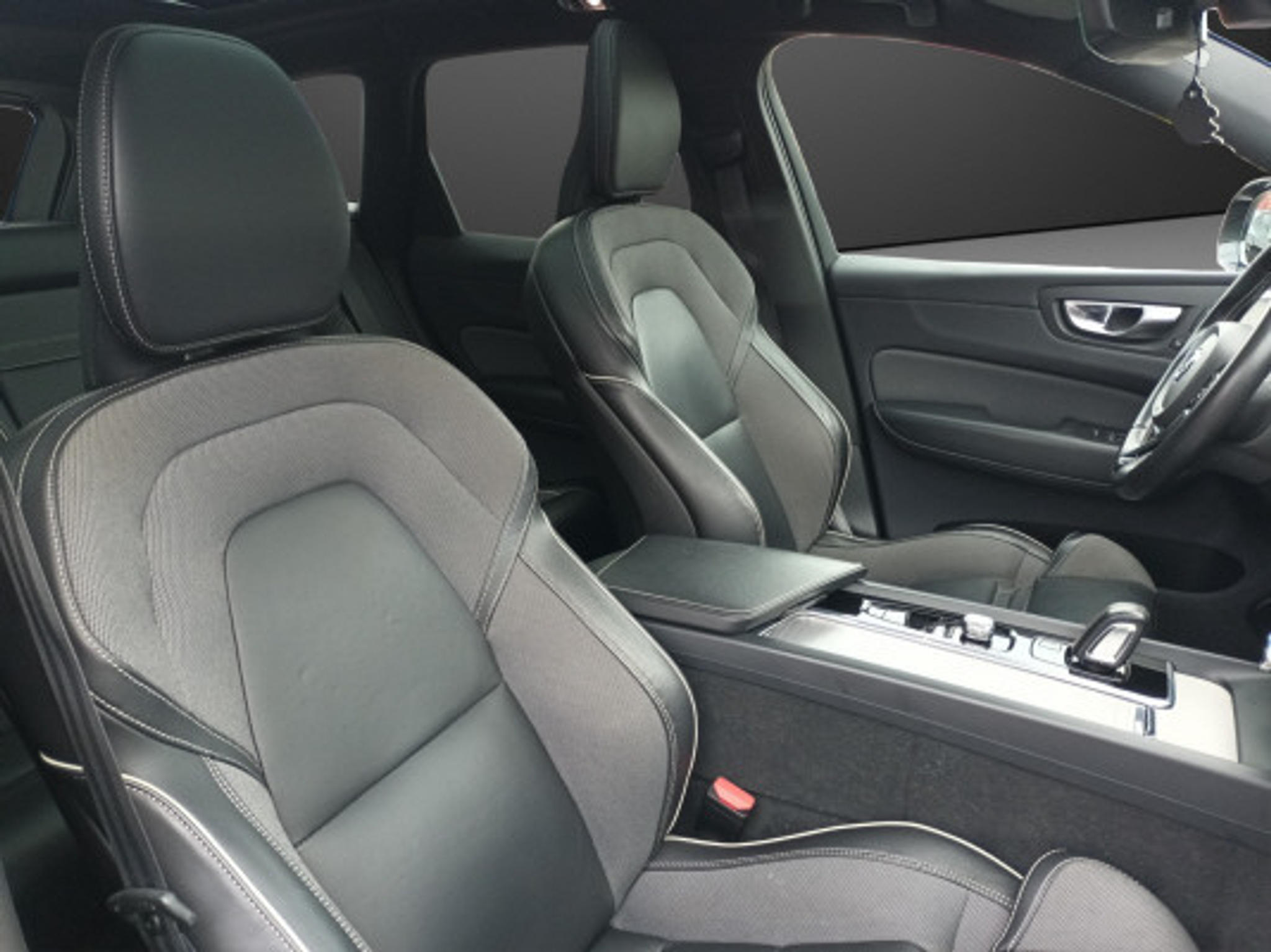 listing desktop thumbnail image 7