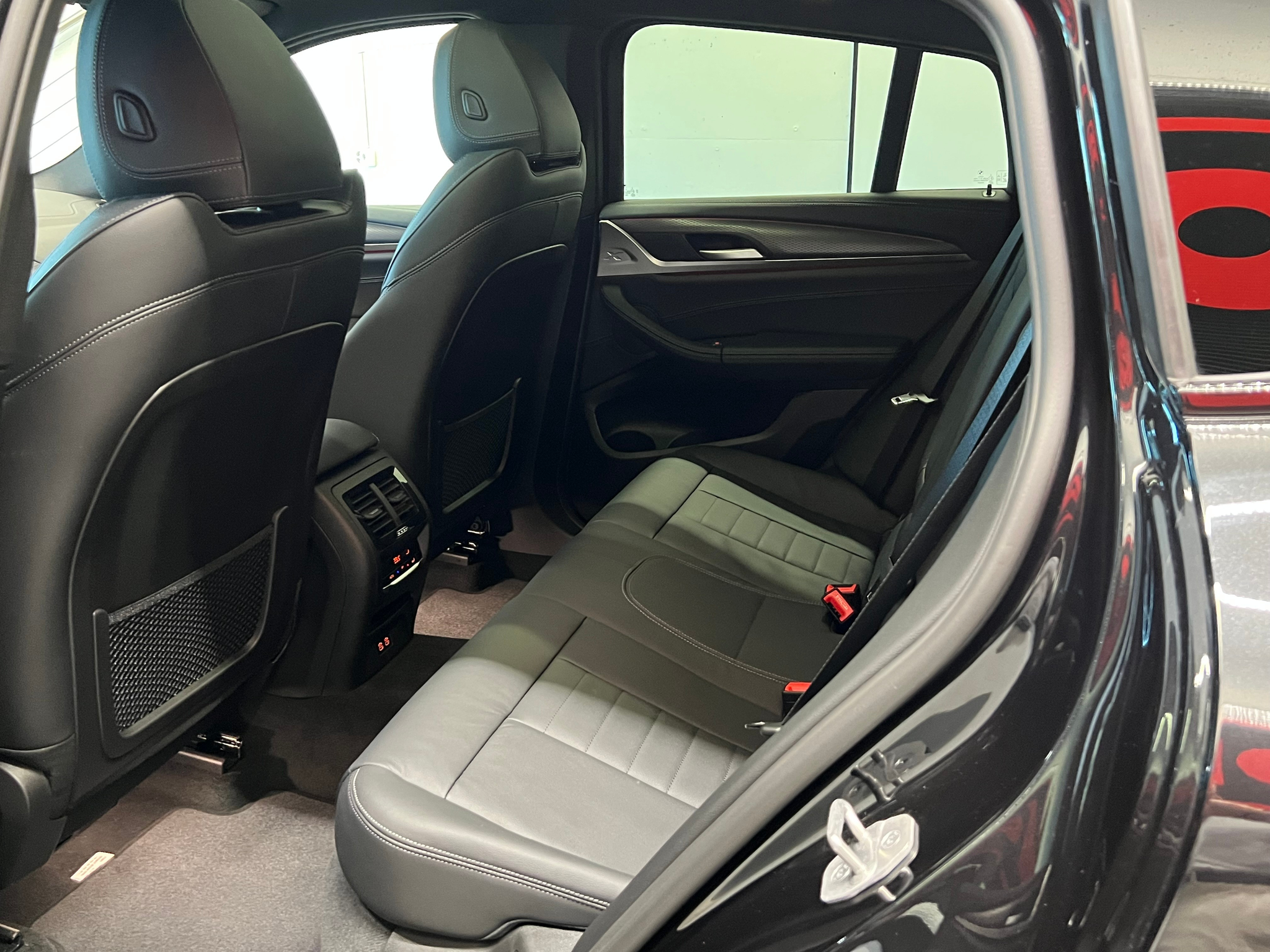 listing desktop thumbnail image 15