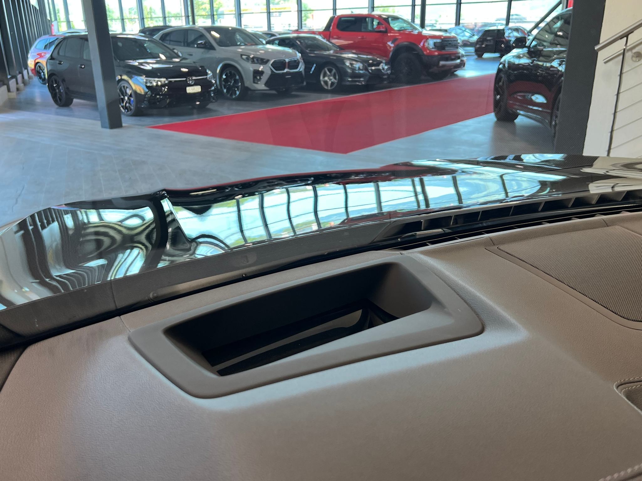 listing desktop thumbnail image 29