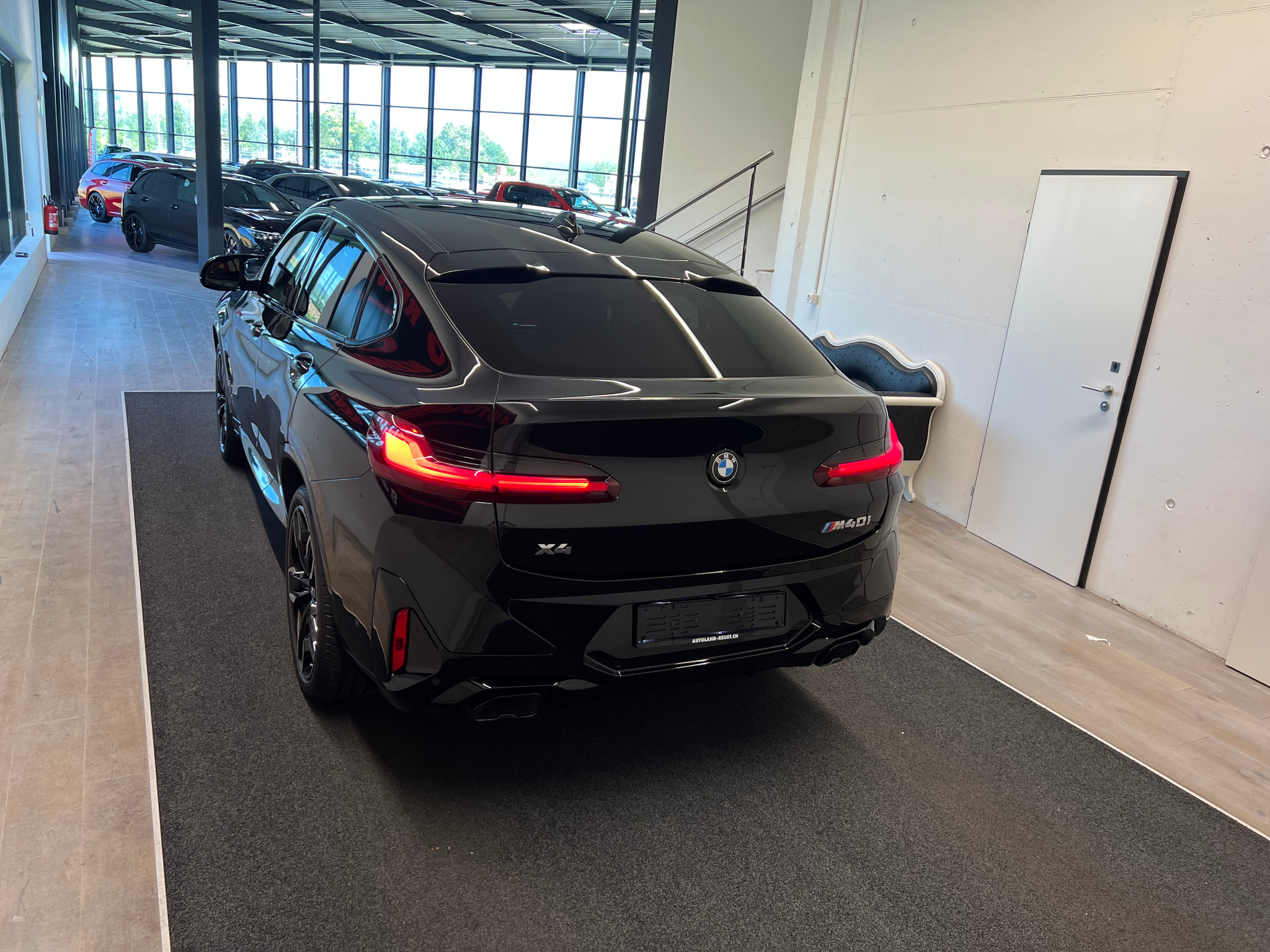 listing desktop thumbnail image 9