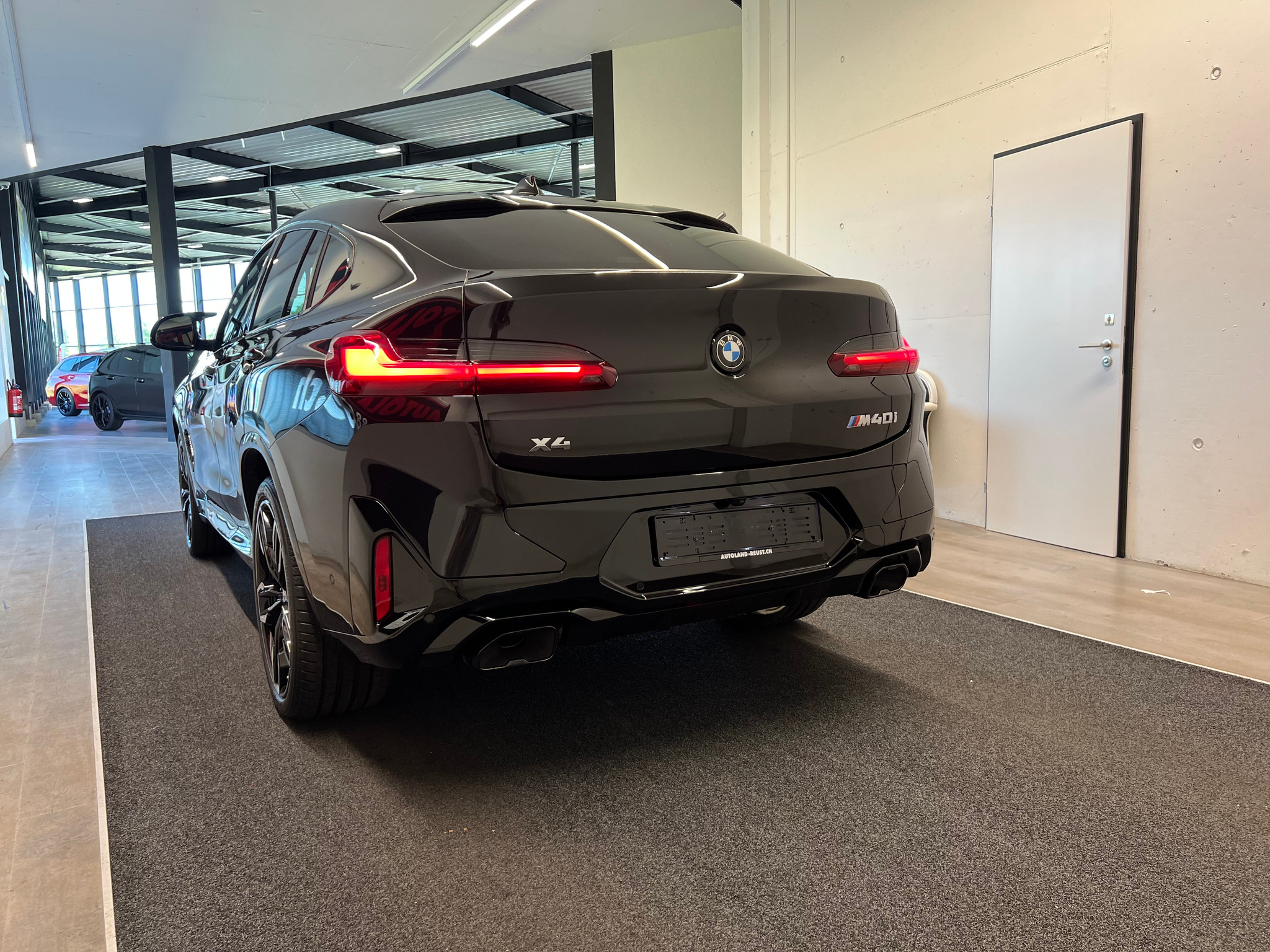 listing desktop thumbnail image 8