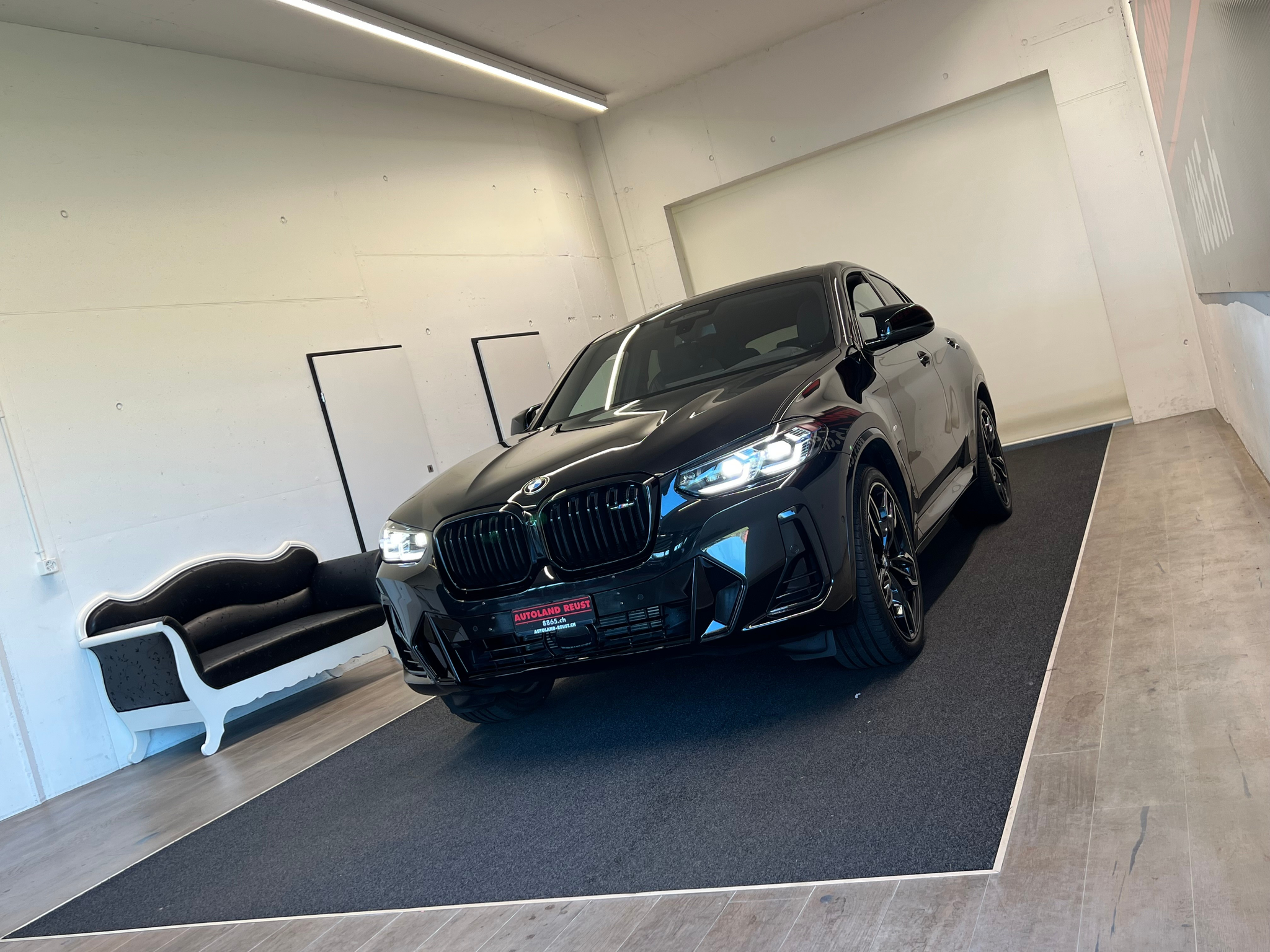 listing desktop thumbnail image 2