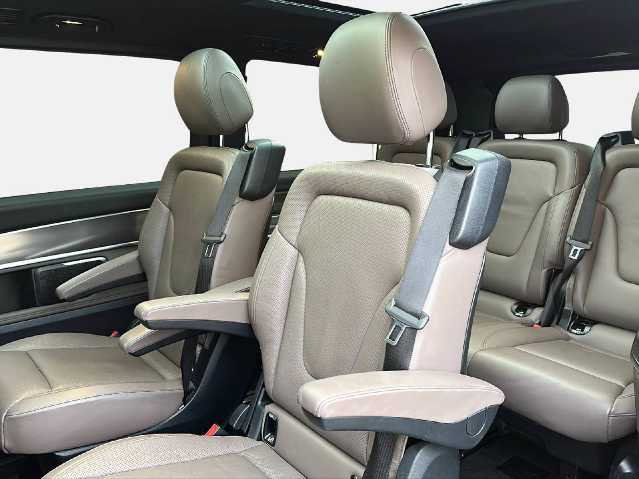 listing desktop thumbnail image 4