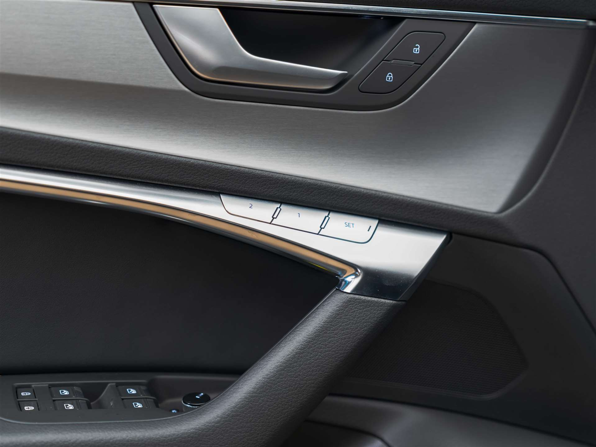 listing desktop thumbnail image 25