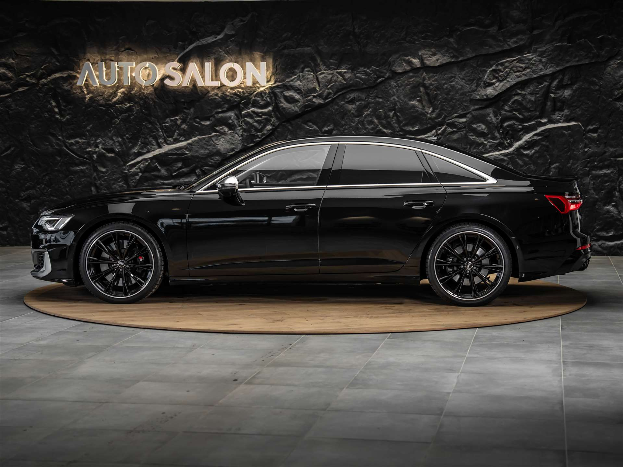 listing desktop thumbnail image 1