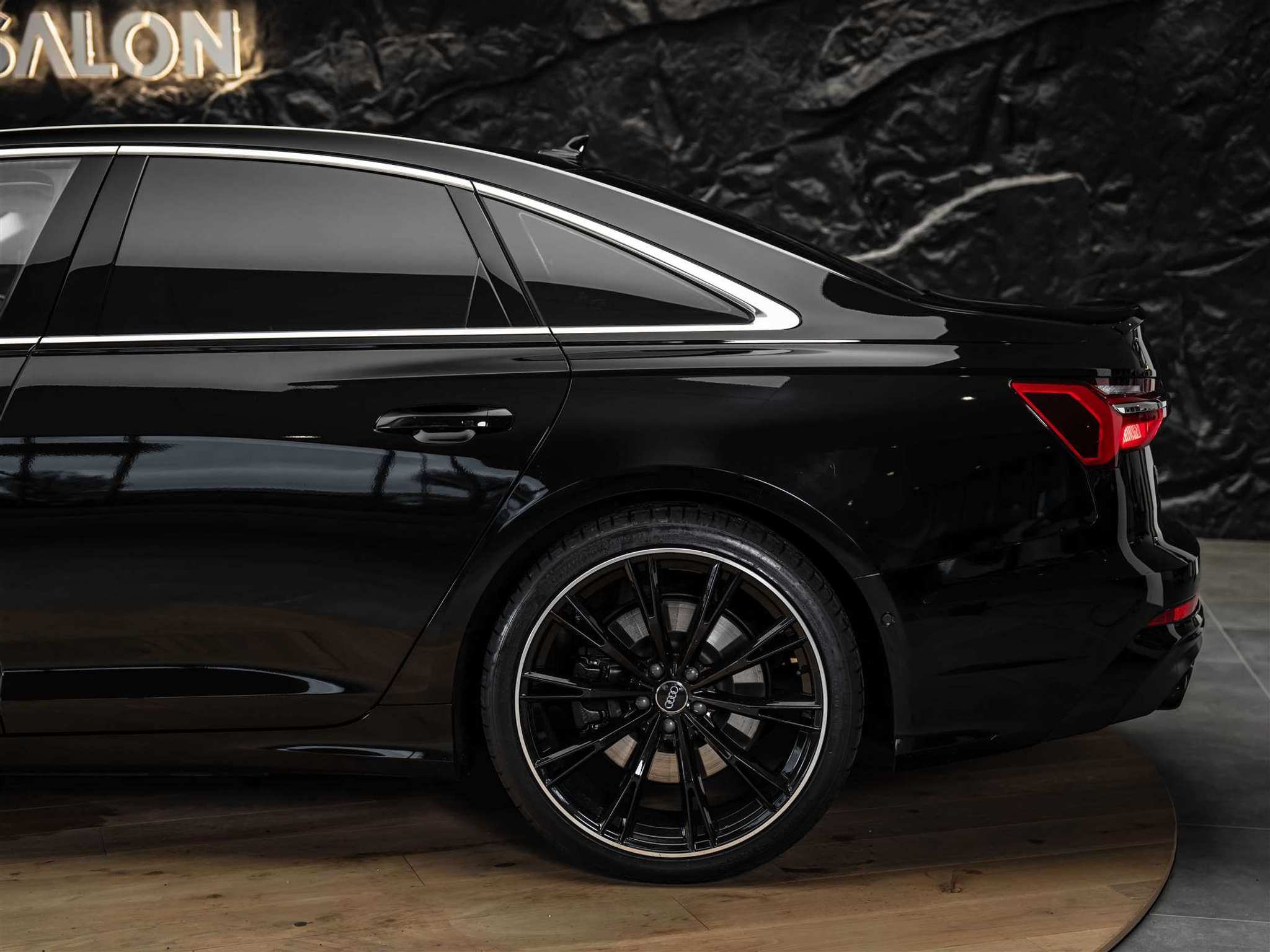 listing desktop thumbnail image 20