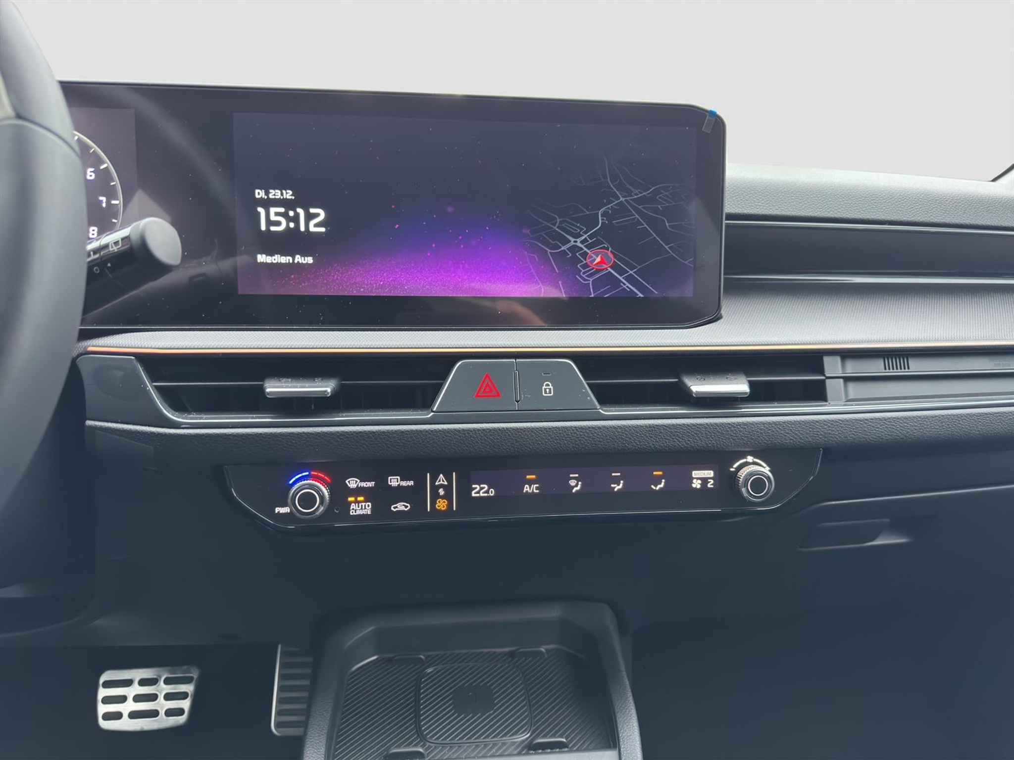 listing desktop thumbnail image 11