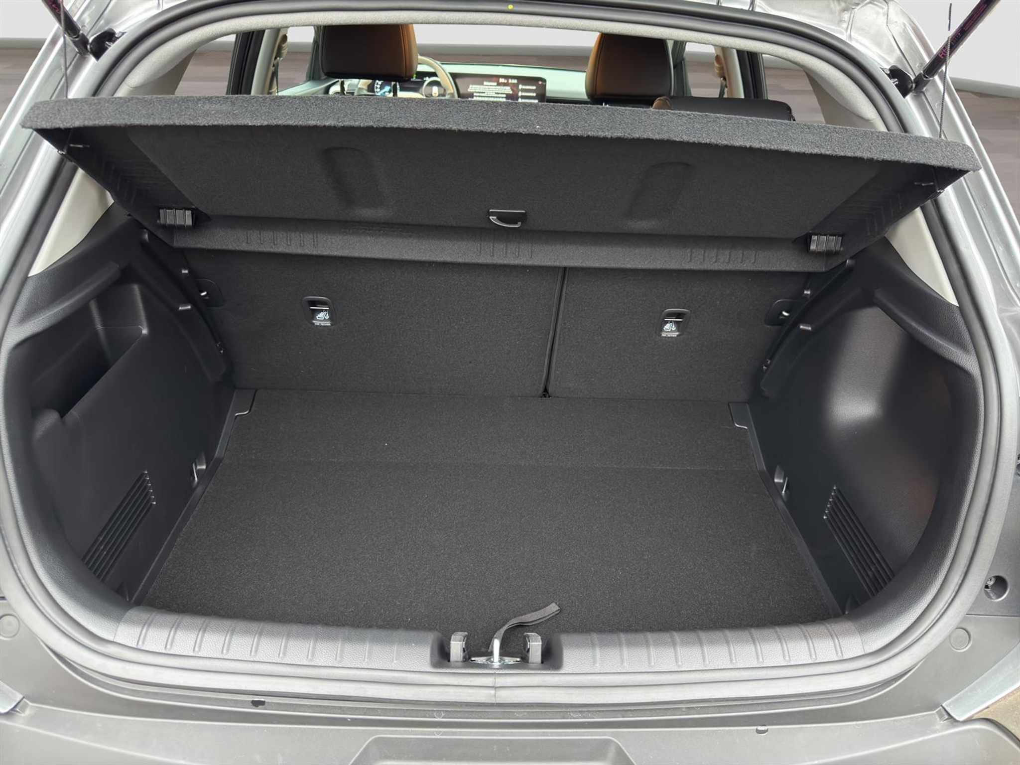 listing desktop thumbnail image 4