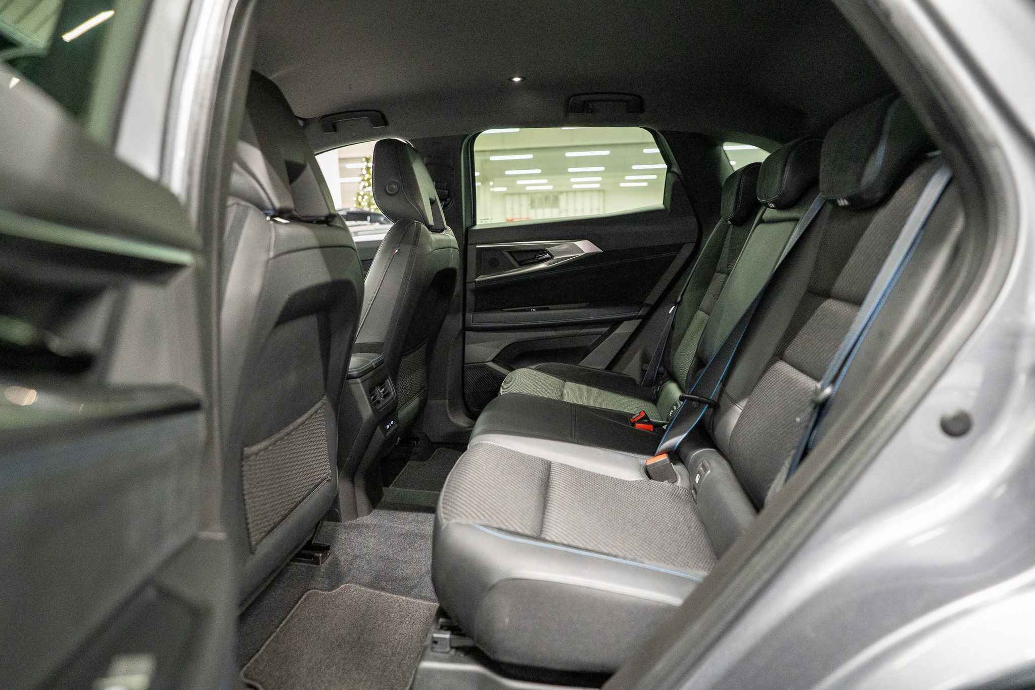 listing desktop thumbnail image 10