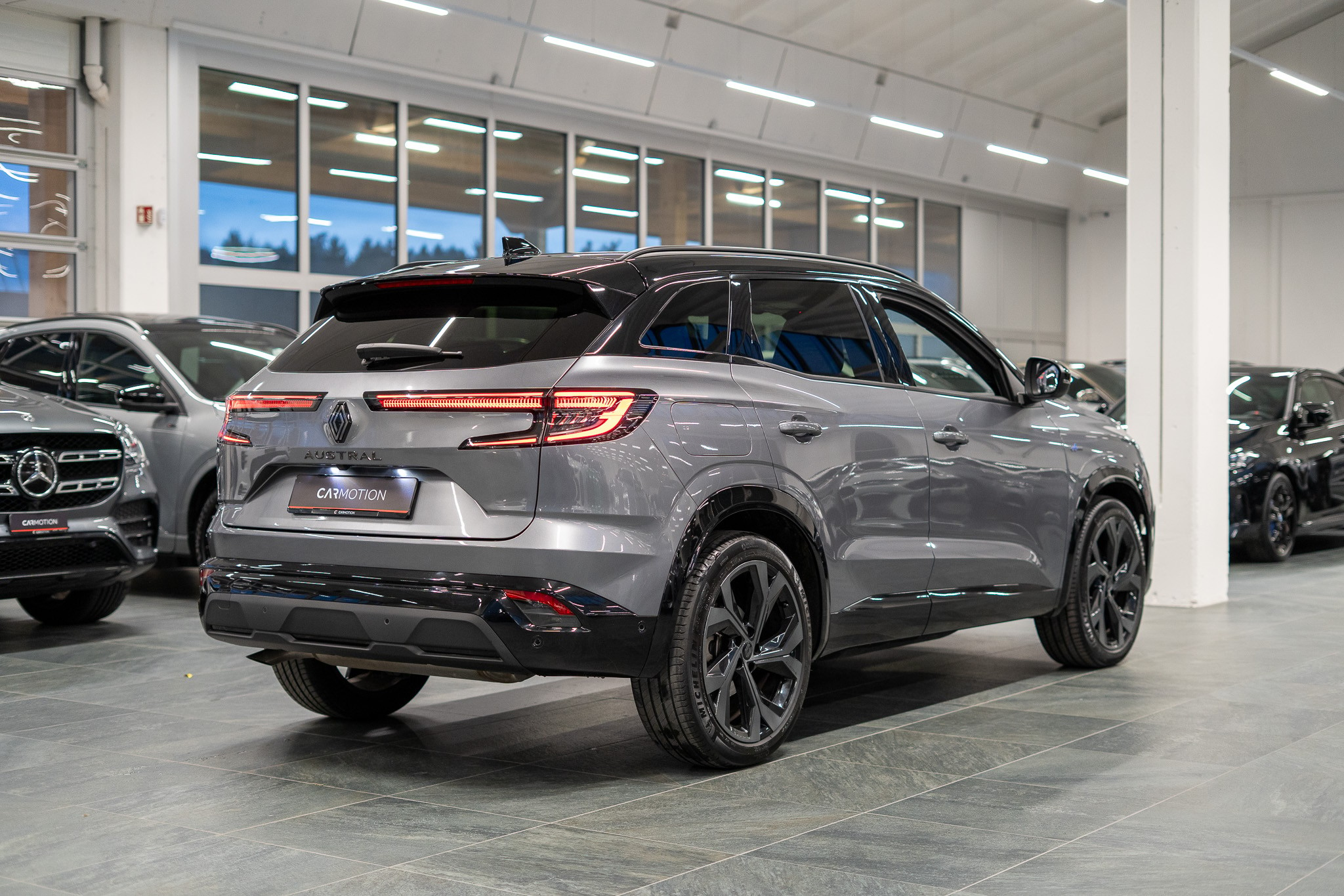 listing desktop thumbnail image 3