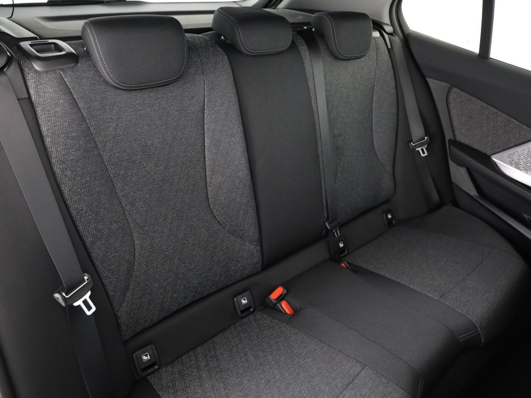 listing desktop thumbnail image 16