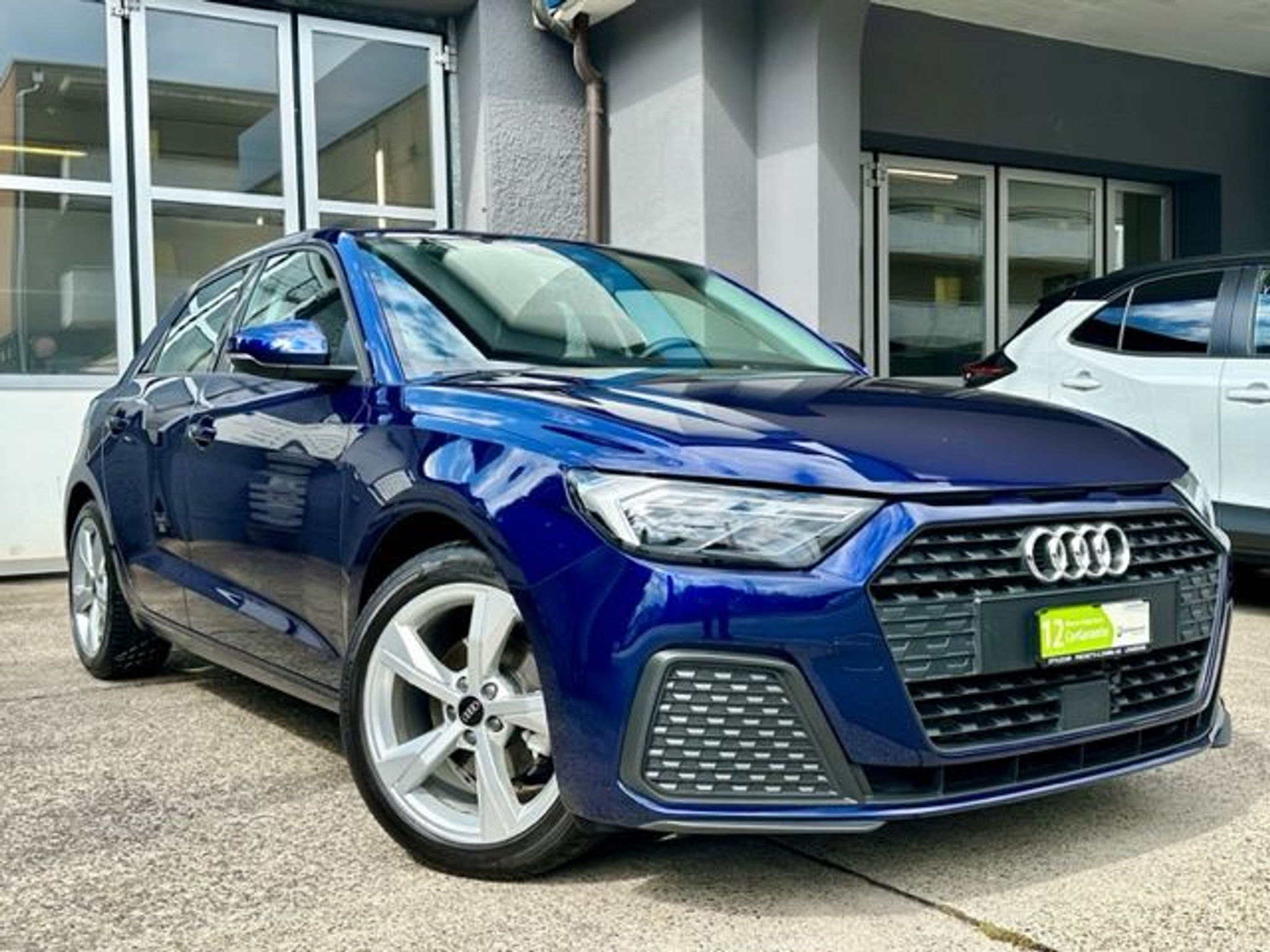 listing desktop thumbnail image 1