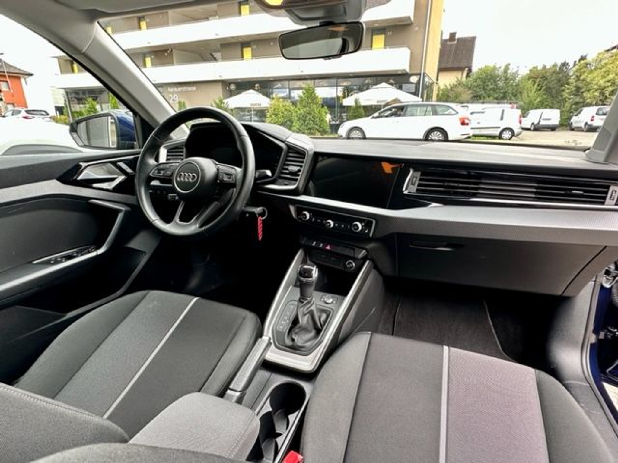 listing desktop thumbnail image 10