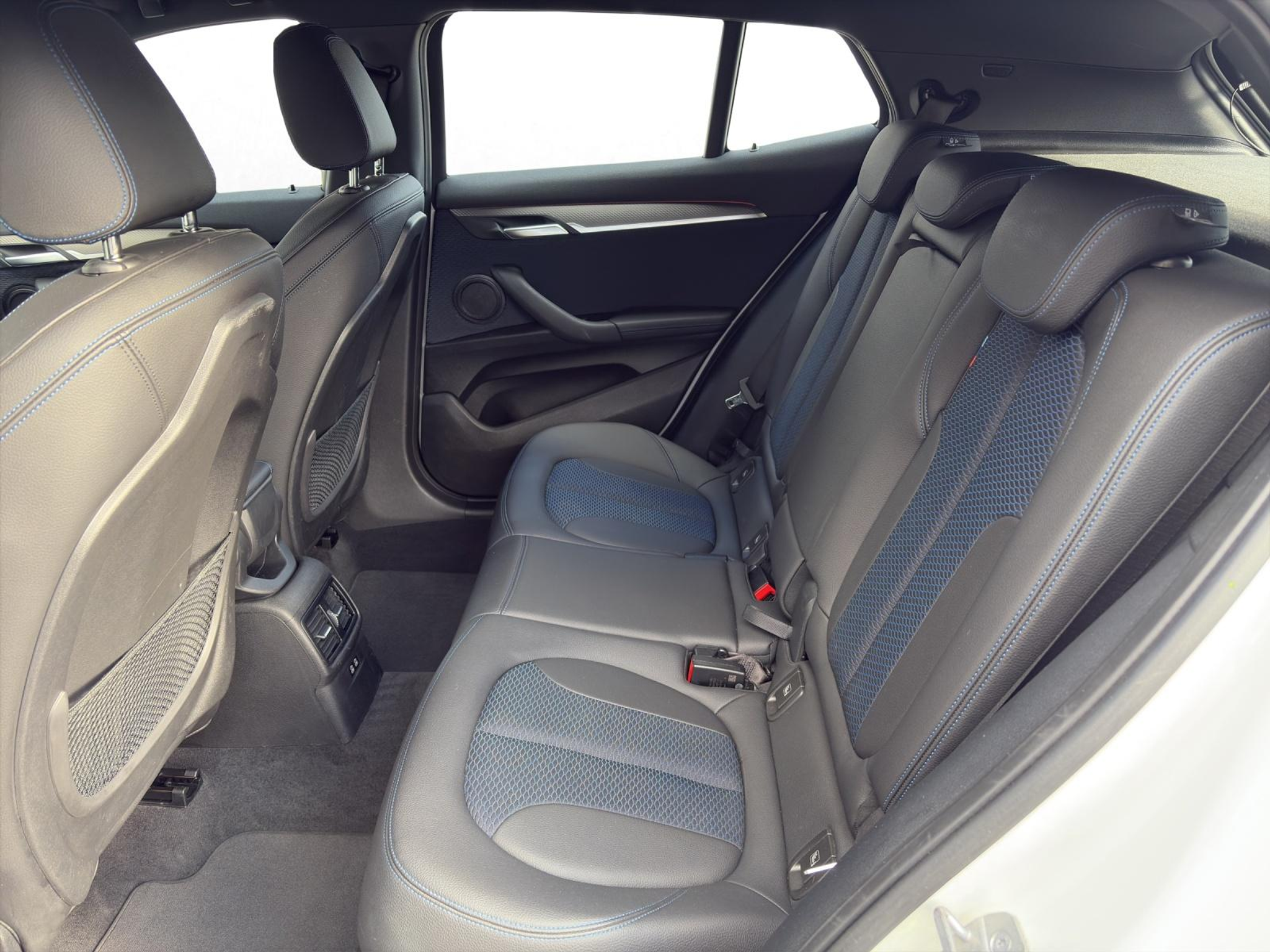 listing desktop thumbnail image 13